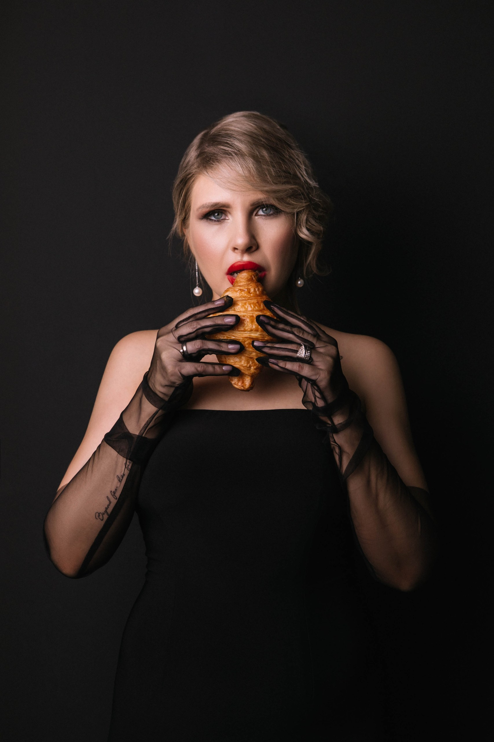 Контент-мейкер и лайф-терапевт