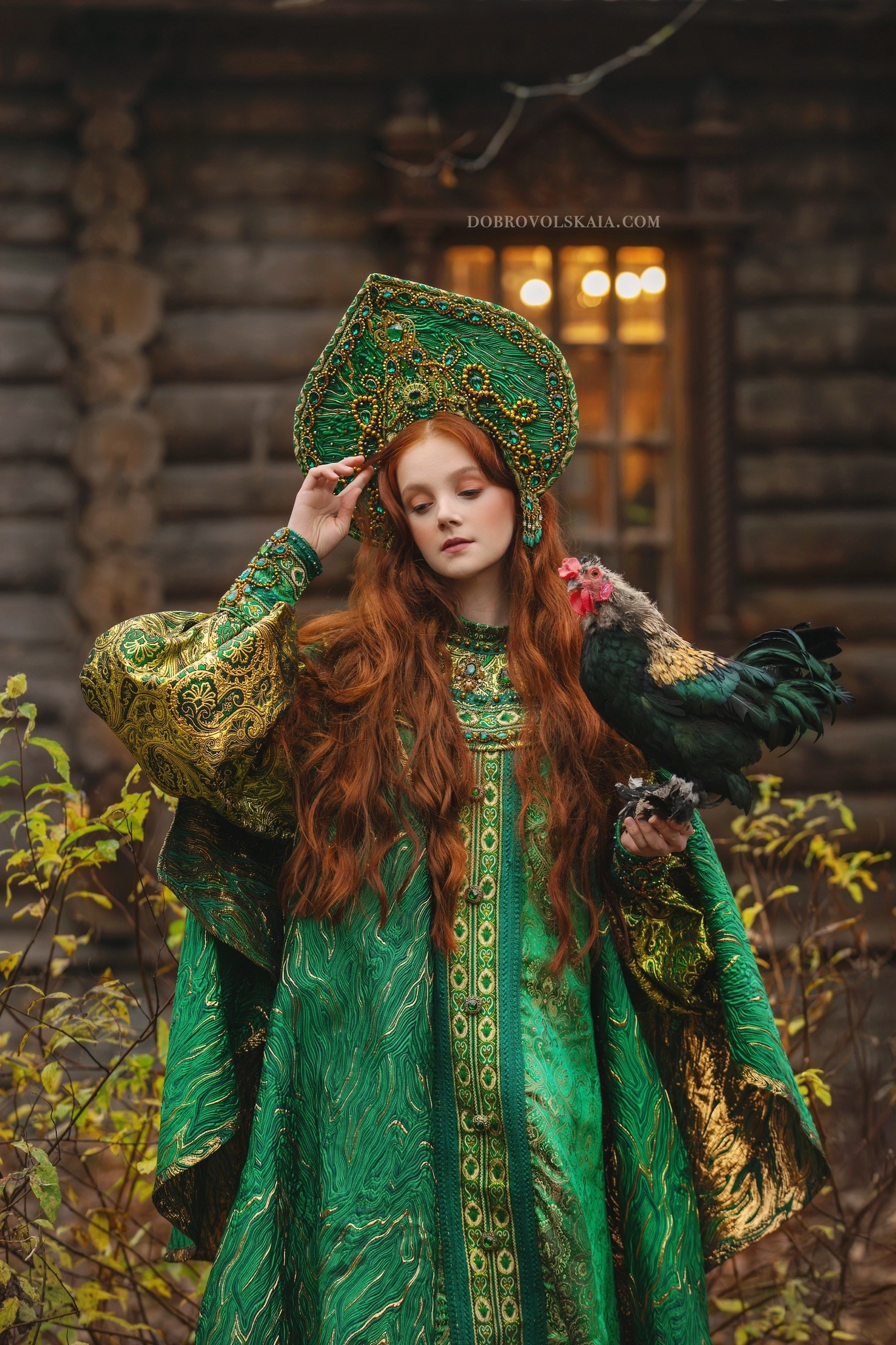 Малахитовая шкатулка. Русские народные костюмы в Москве