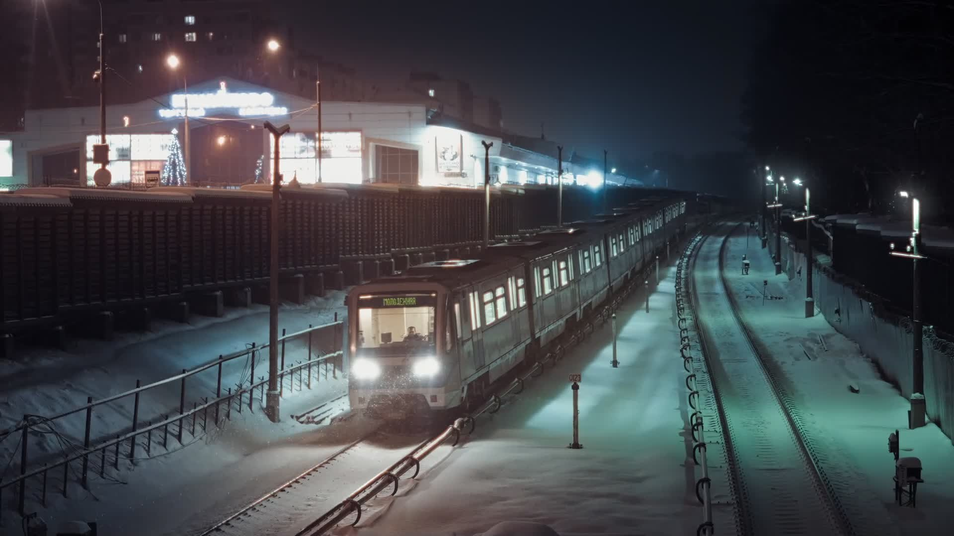 Художественная и креативная съёмка. Профессиональный видеограф в Москве — Ярослав Сергеев. Видеосъёмка под ключ: монтаж, цветокоррекция, саунд-дизайн, креативные видео