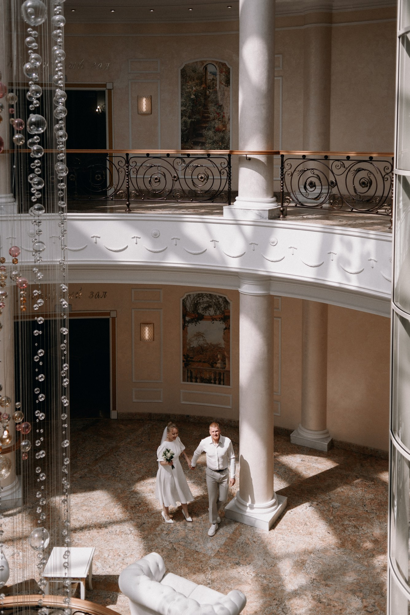 Свадебный фотограф в Тюмени — Фотосессия Павла и Марии на Набережной. Портретный фотограф Тюмень Дарья Мустафина