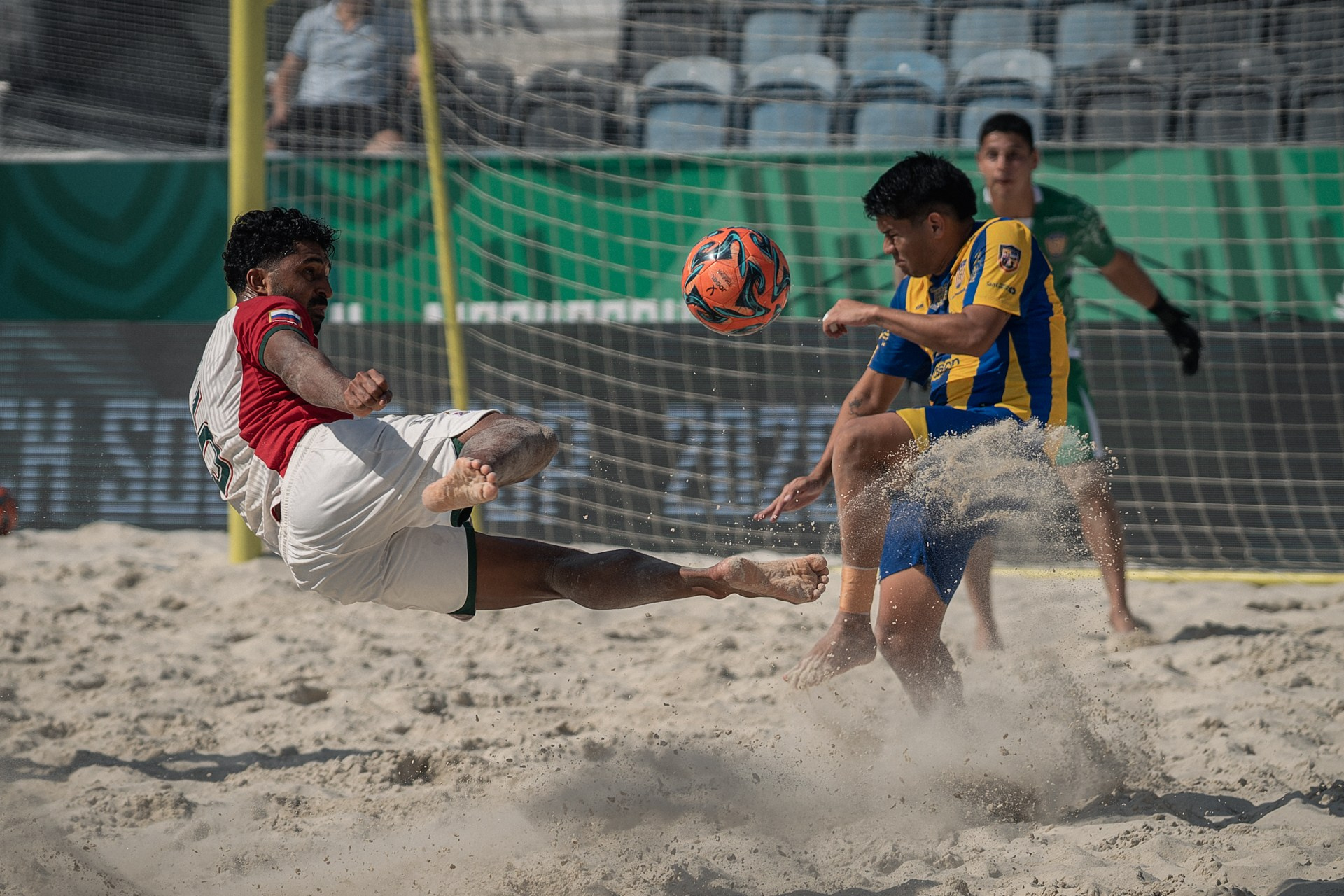 Beach Soccer: Lokomotiv vs Sportivo Luqueño — 6:4 Photo Report | Sergey Churnosov