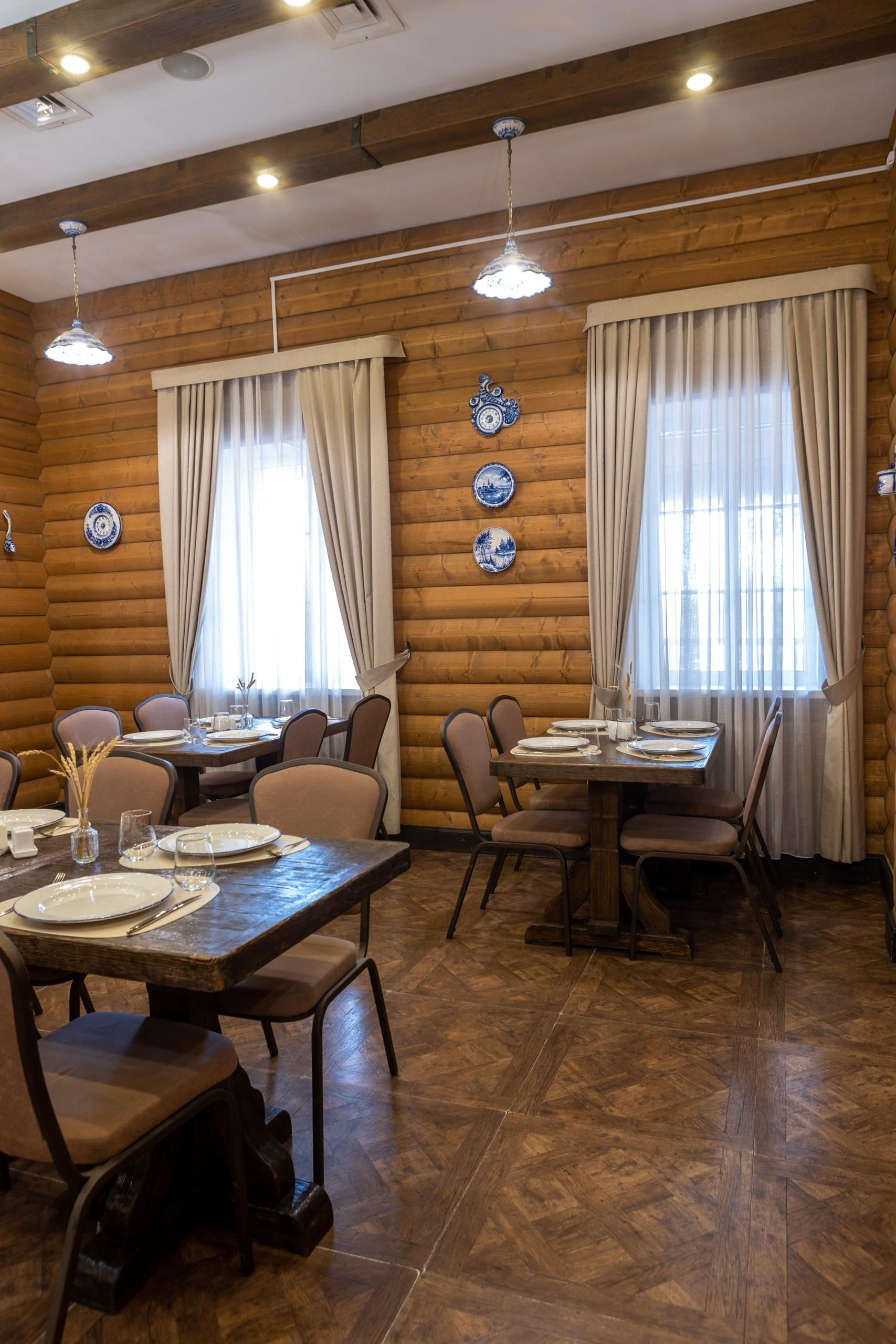 Банкетный зал «Гжель», ресторана «Дача ". Фотограф в Оренбурге. Профессиональный фотограф