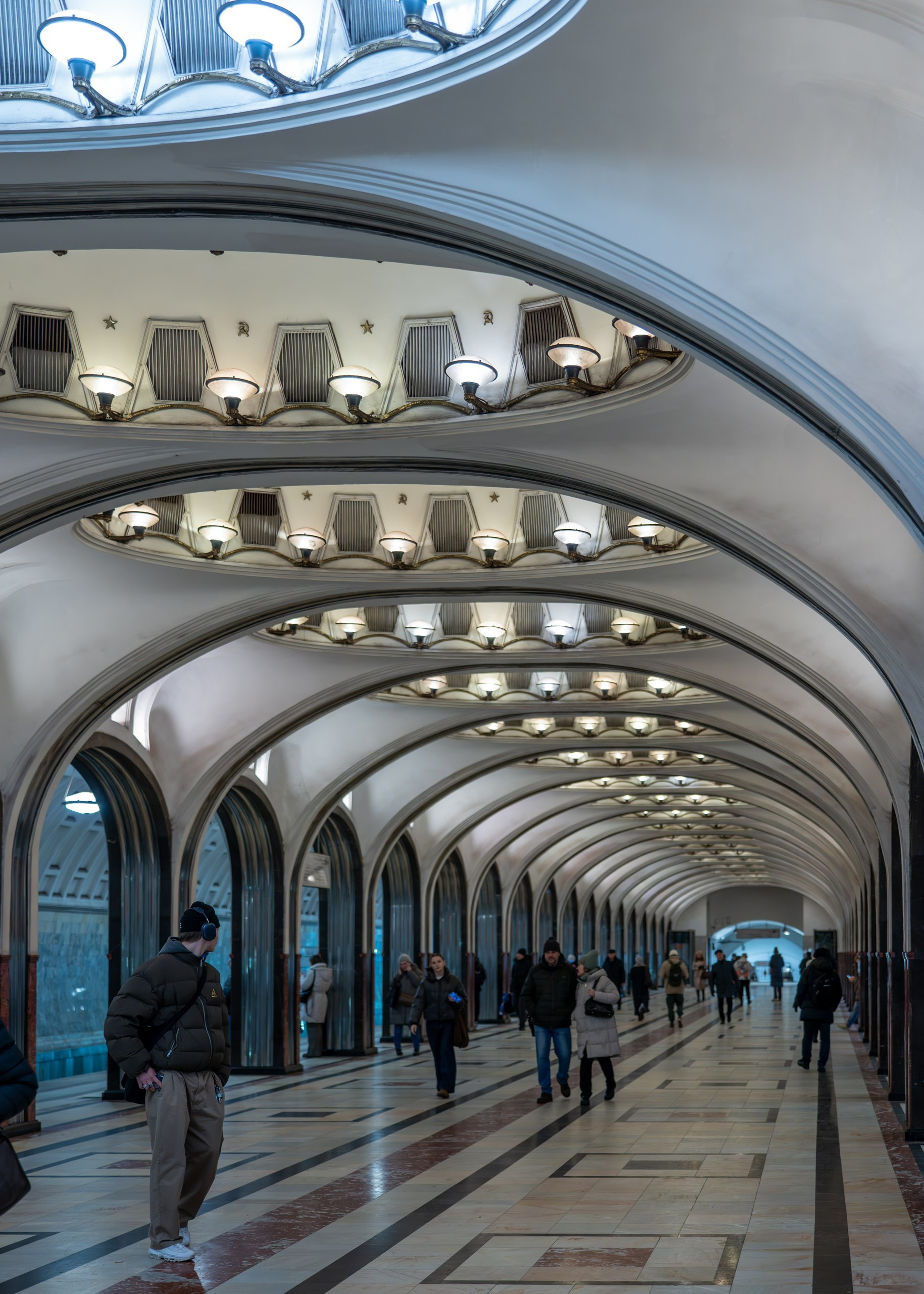 Парадные залы подземного дворца. П&П — Полезное с Приятным. Фотоэкскурсии — Москва на память. Экскурсовод и фотограф в Москве. Увези столицу в своём альбоме!