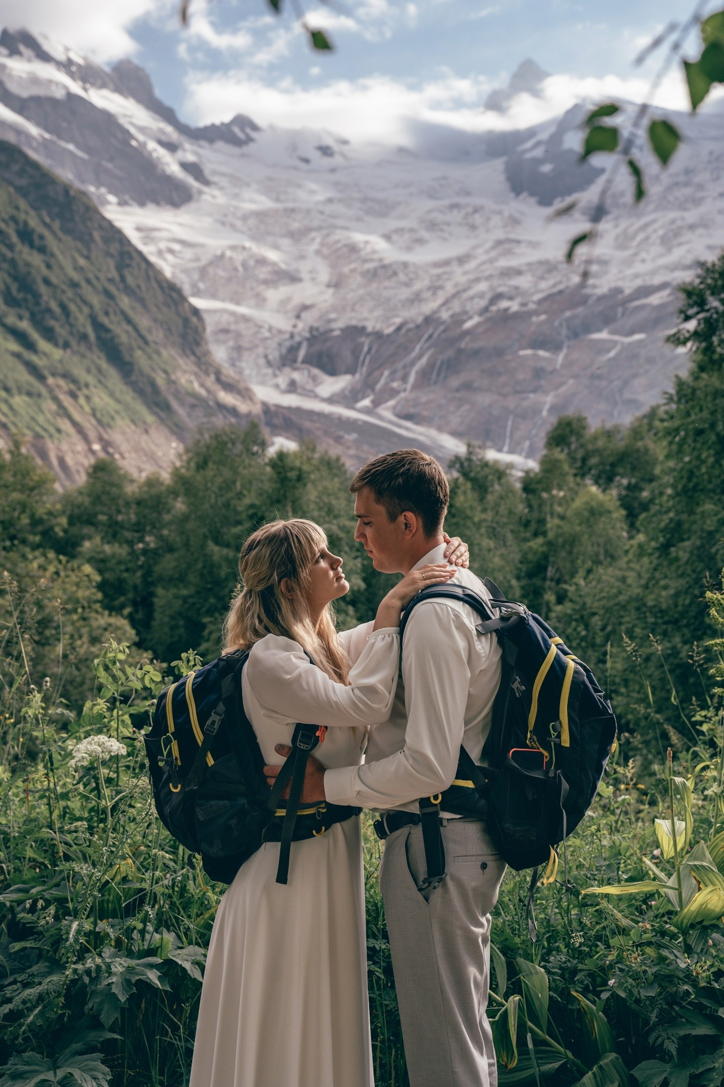 Фотограф на Кавказских Минеральных Водах (Пятигорск, Железноводск, Ессентуки, Кисловодск) и в горах Северного Кавказа (Домбай, Архыз, Эльбрус, Чегем, Чегет, Джилы-су). Свадебный фотограф, семейный фотограф, фото-тур, студийный фотограф).
