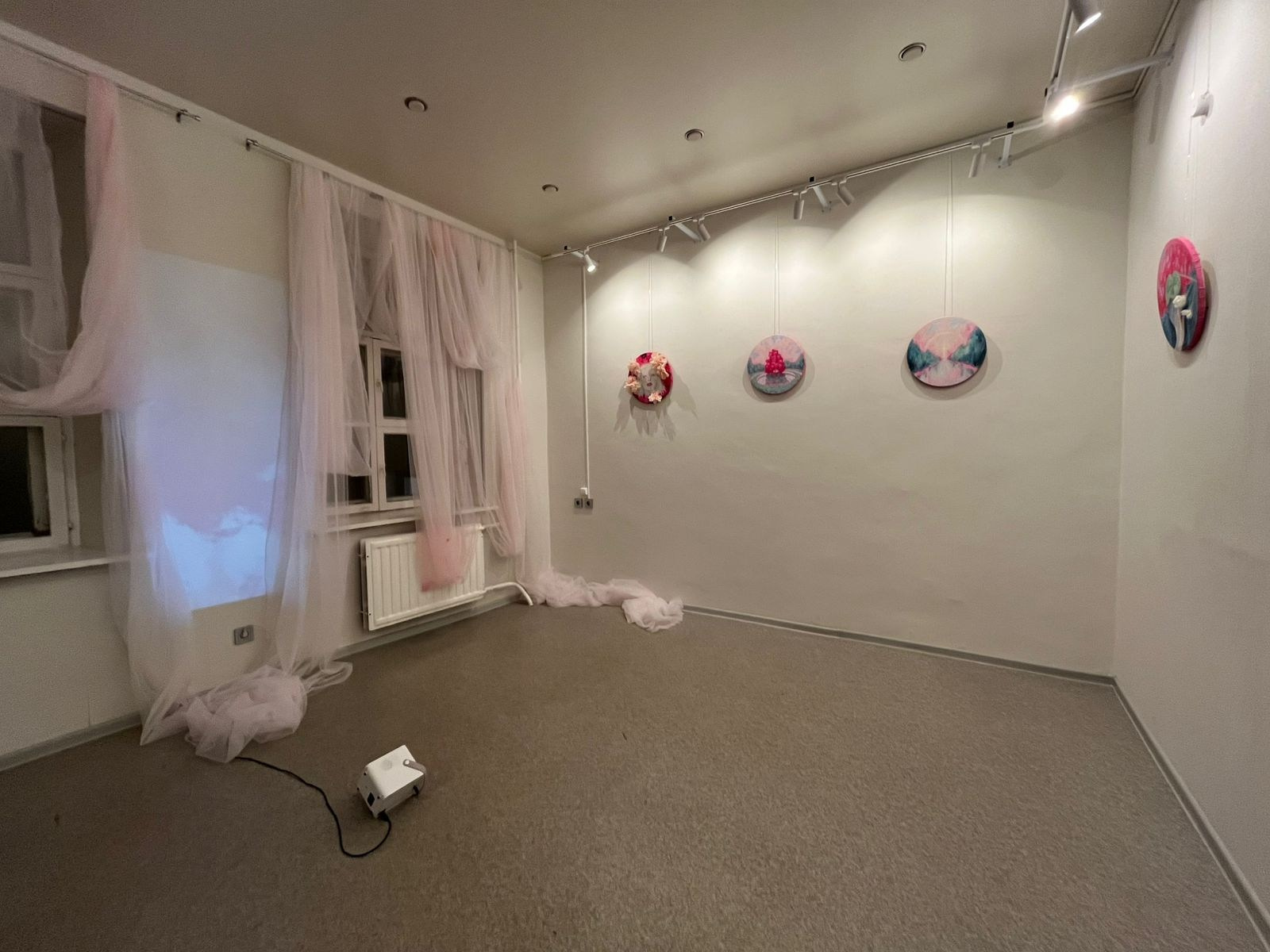 7 минут в раю. Елизавета Иванова — независимый куратор, культуролог, исследователь художественных практик, художник