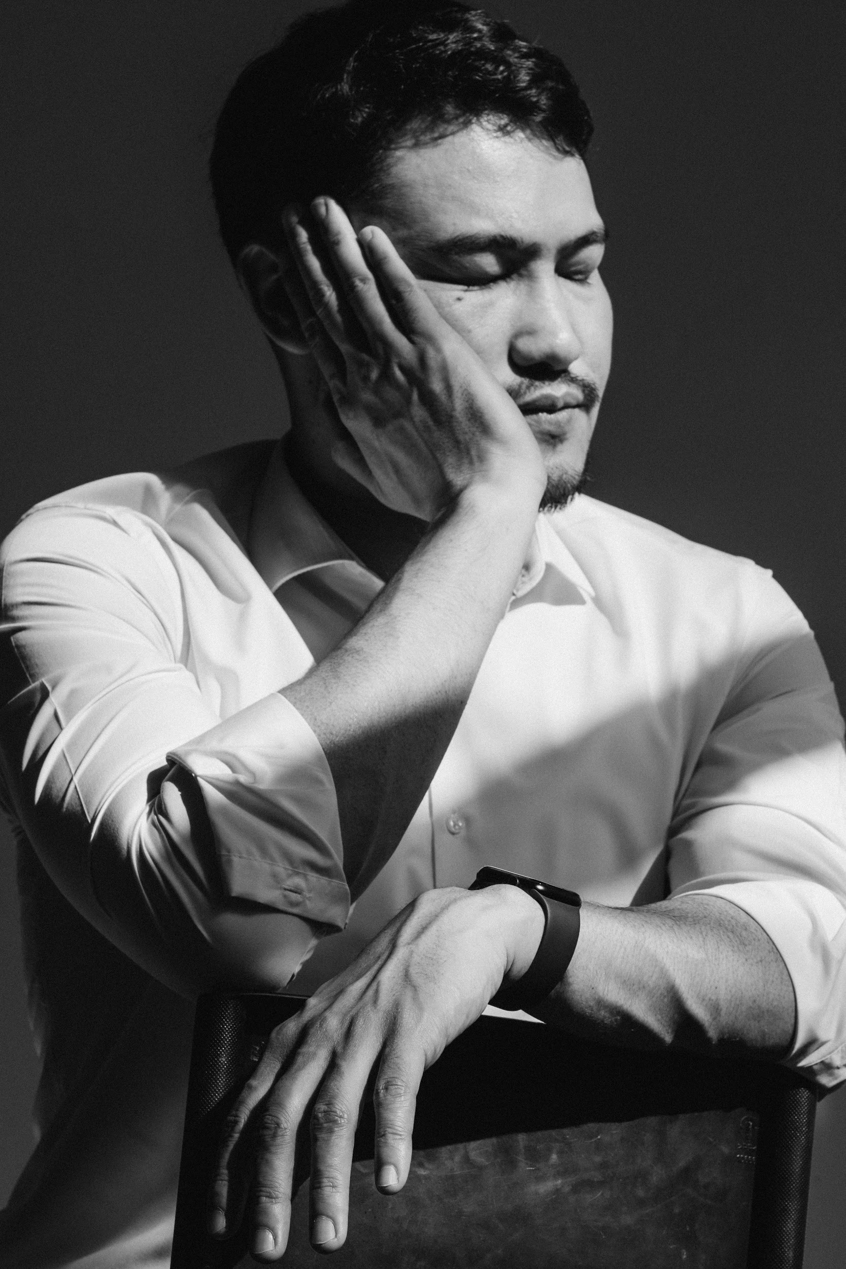 мужской фотограф Алматы Бизнес фотограф алматы Корпоративный фотограф алматы Бизнес портрет алматы