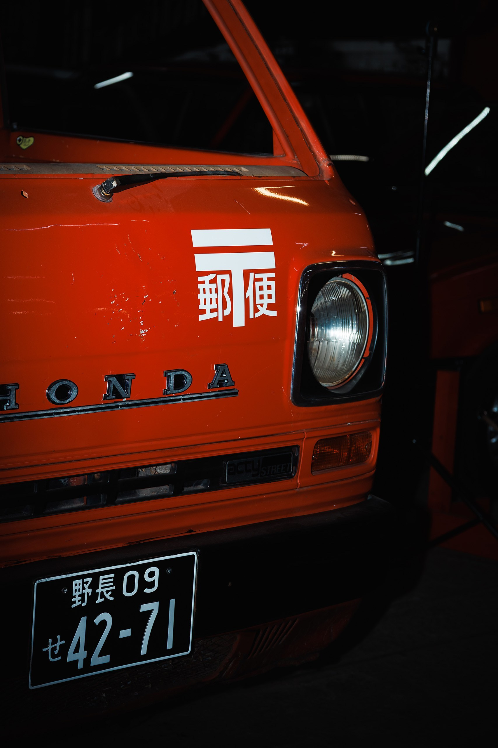 Съёмка автомобиля Honda Acty в музее Buckets Empire