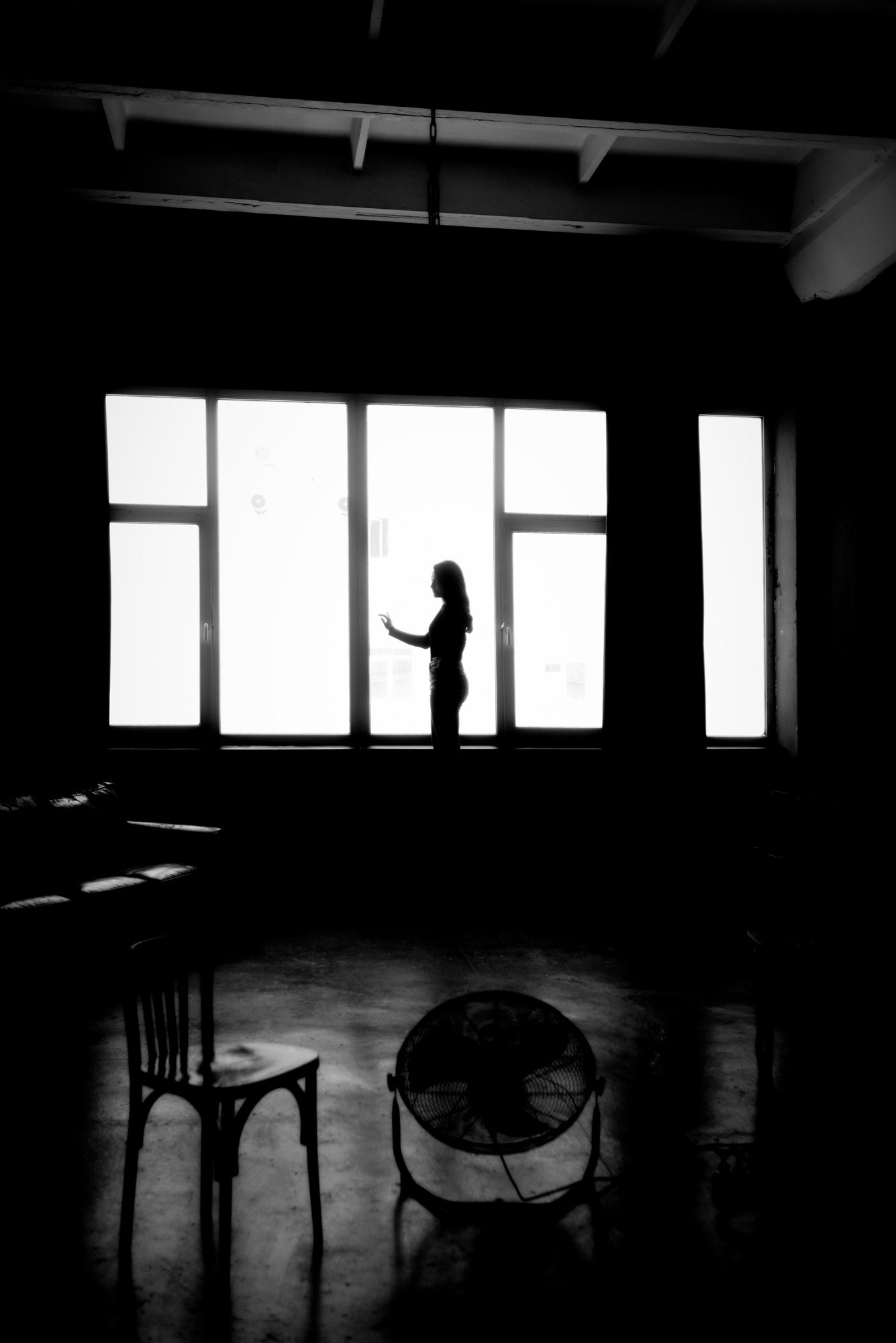 Силуэт человека в пустом пространстве, авторская фотография