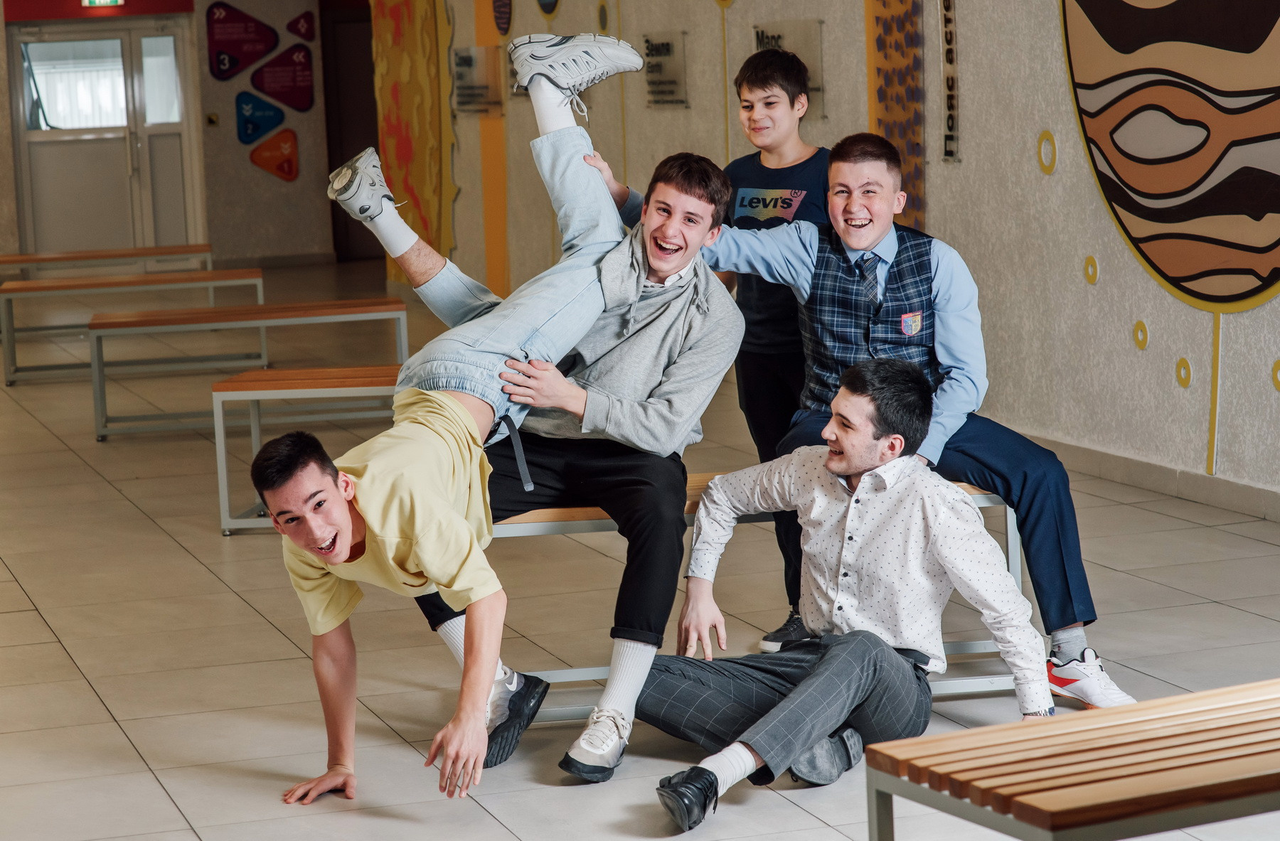 Старшие классы. Выпускные альбомы в Казани и Татарстане — Студия Azamat