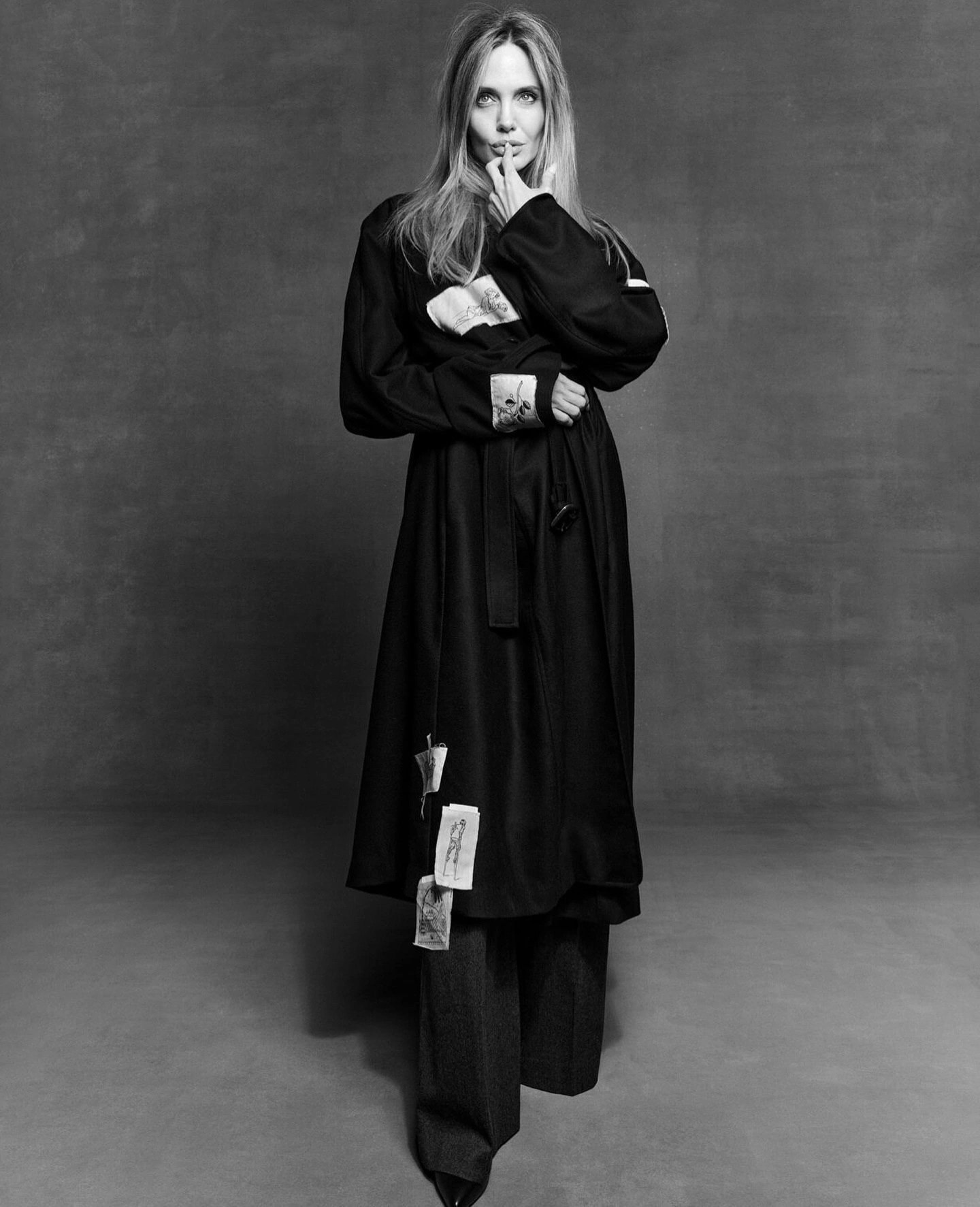 НОВЫЕ СЪЕМКИ В СТУДИИ — ОНА (ПЛАН)