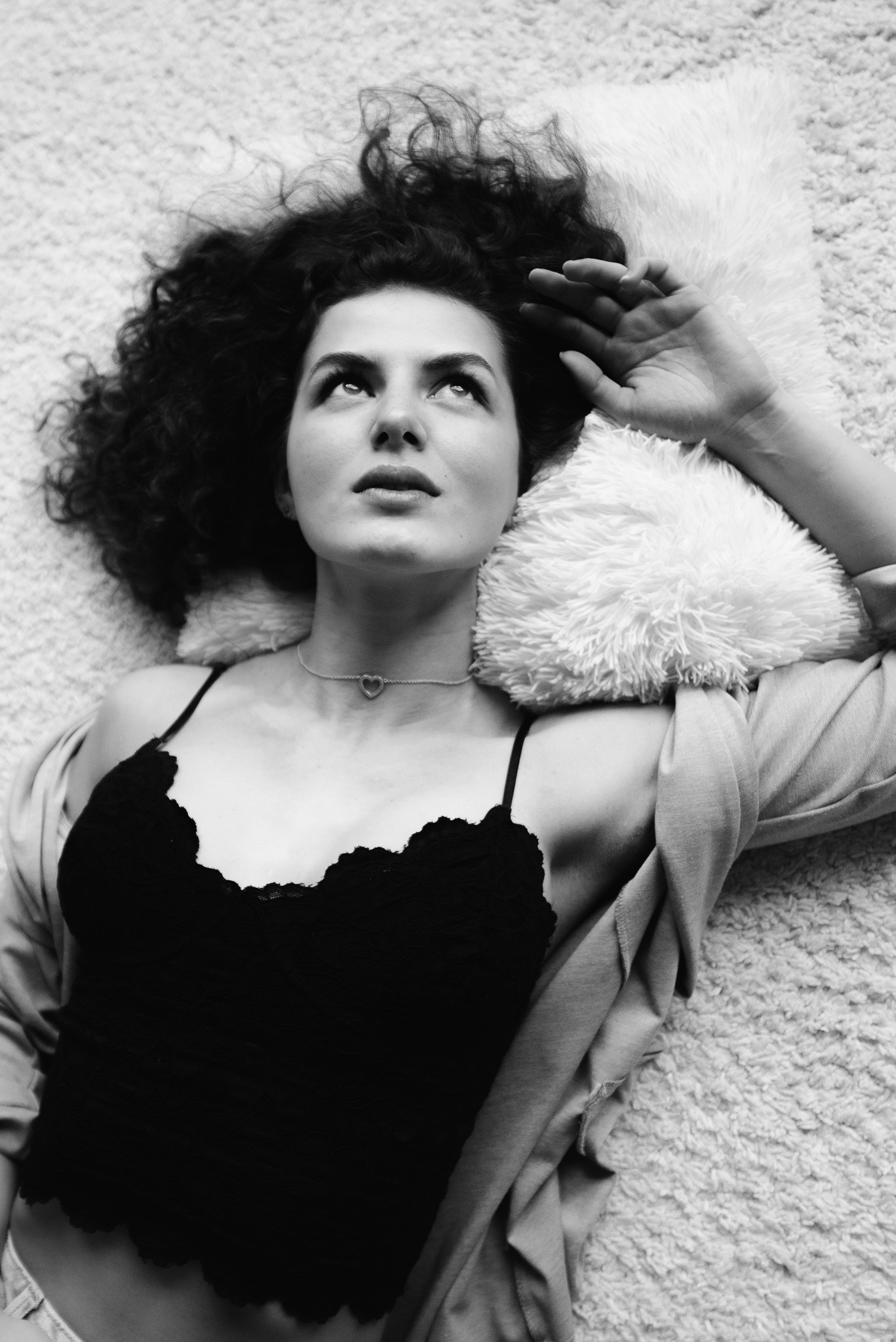 Фотограф Роман Романов — чувственный черно-белый женский портрет в студии