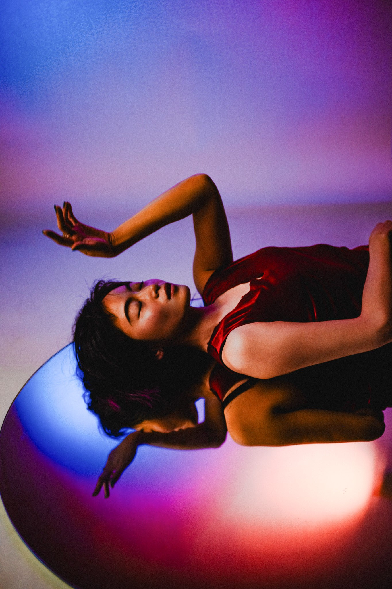 Works. Фотограф с цветным светом и оператор в Москве | Лиля Кичигина