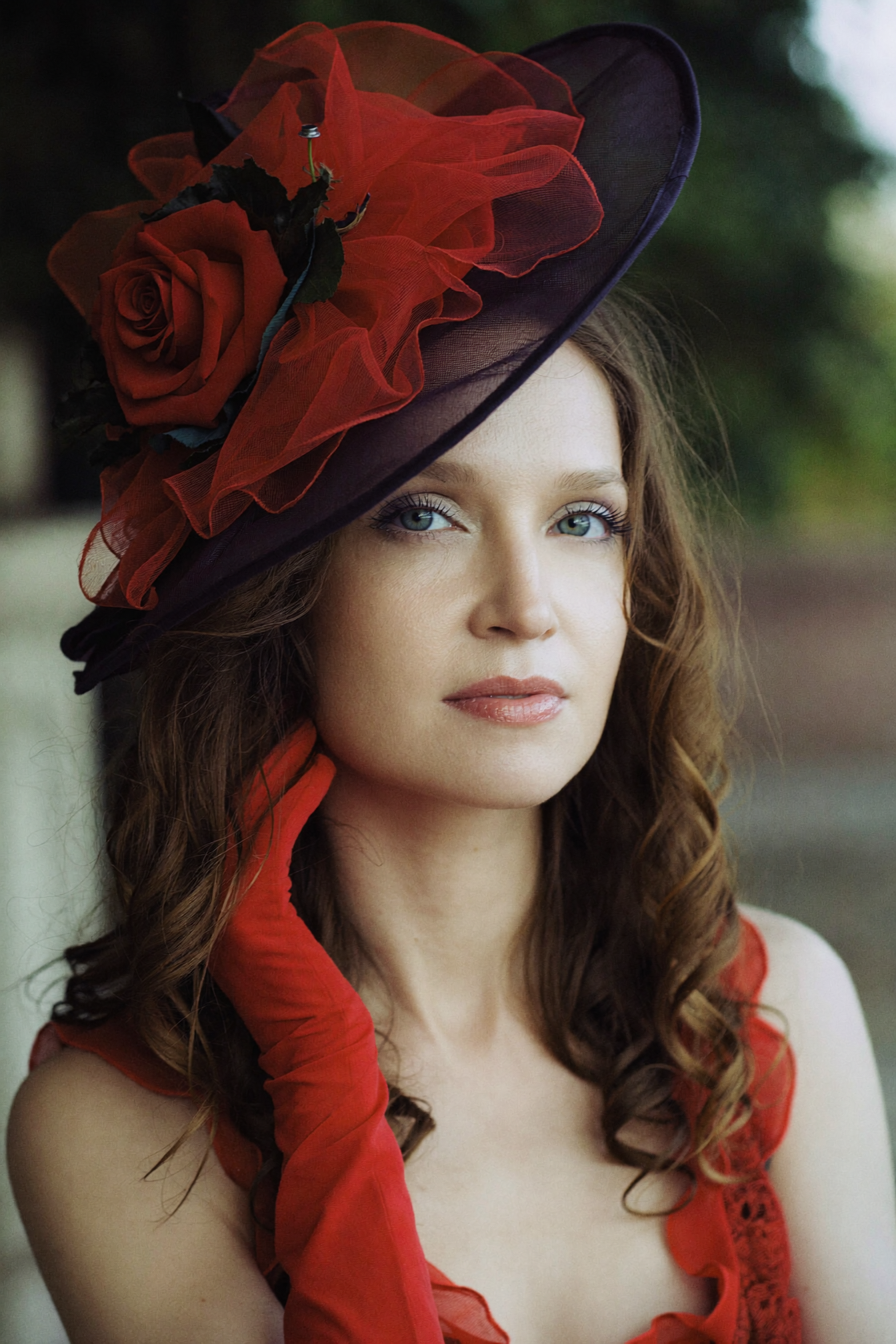 99 FACES. Yulia Yurchevskaya | Art Director & Visual Visionary