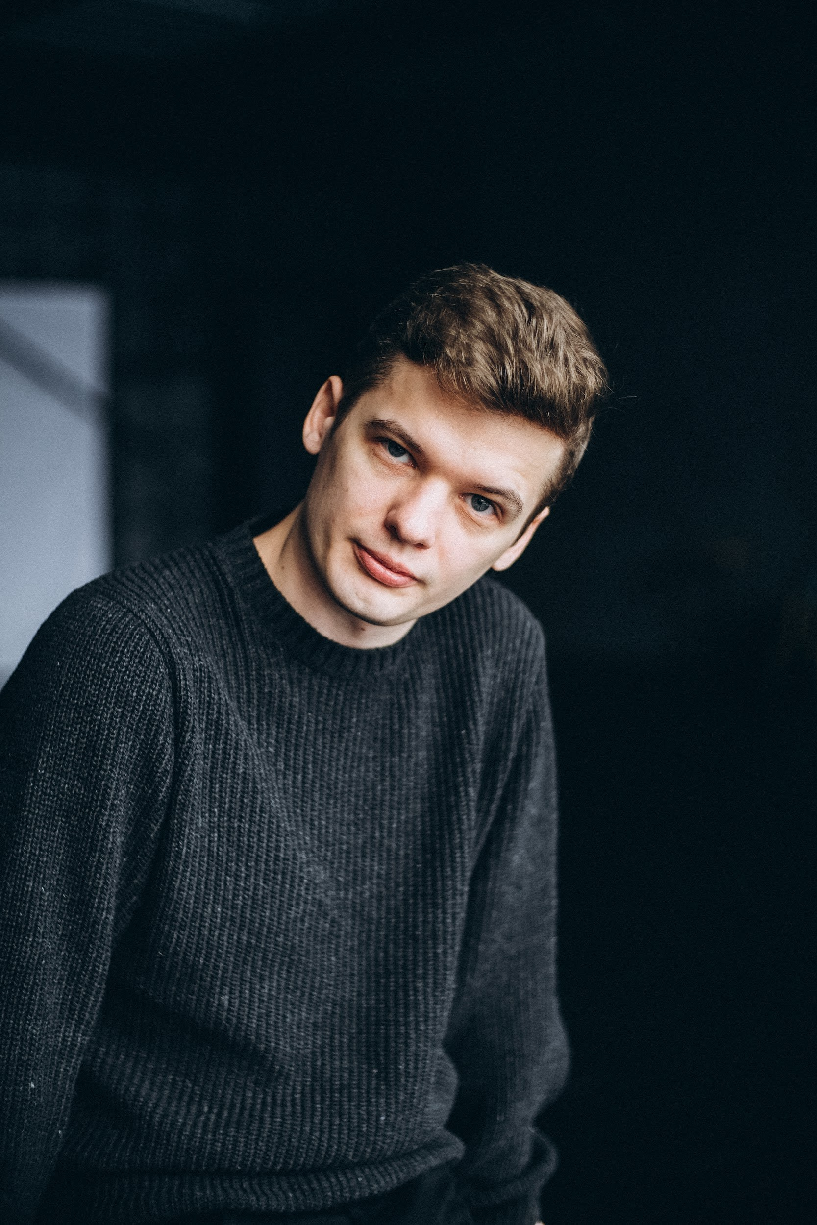 мужской фотограф Алматы Бизнес фотограф алматы Корпоративный фотограф алматы Бизнес портрет алматы подарить сертификат схъемка мужская подарок мужчине