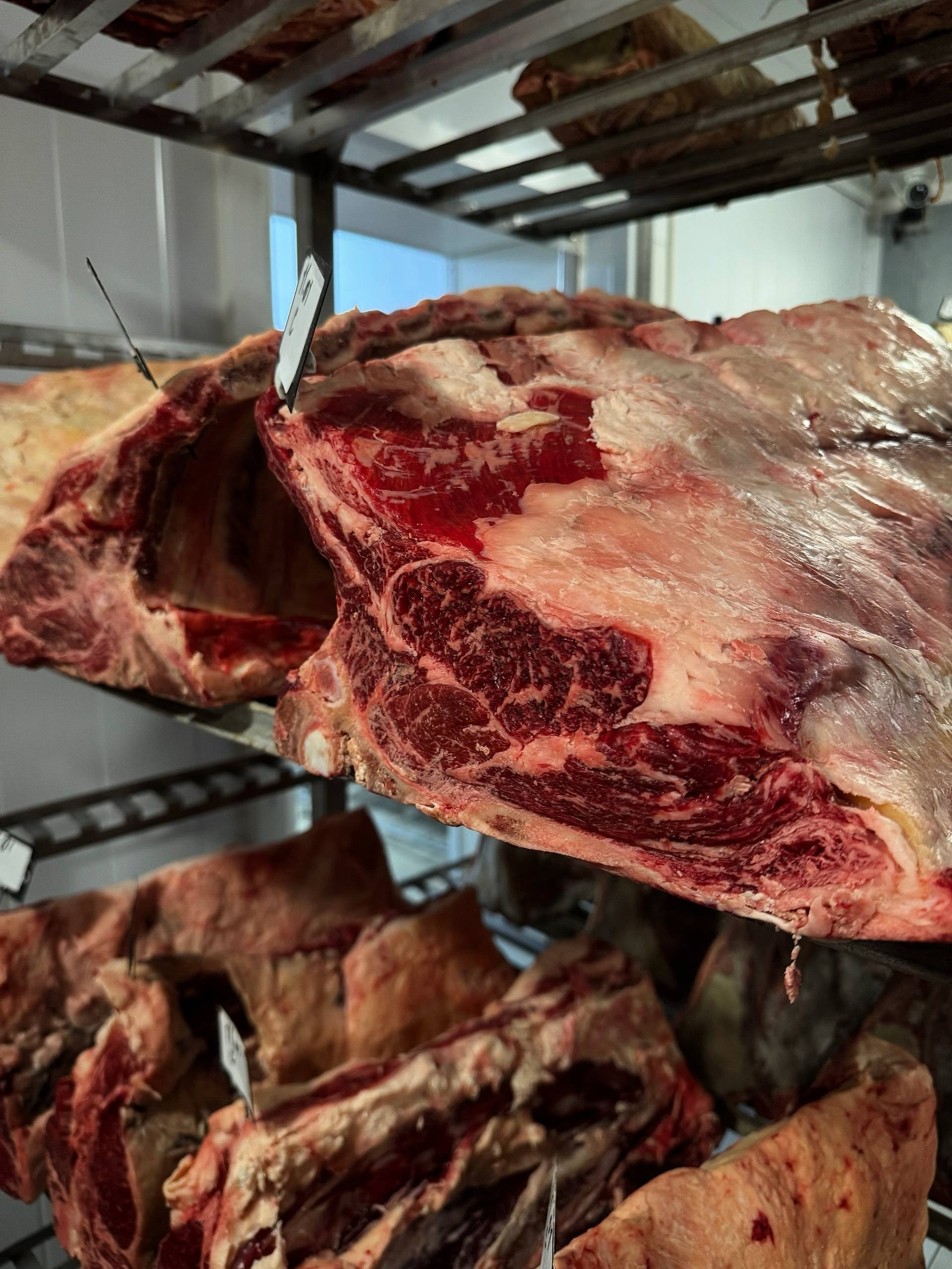 Тематические обеды в Zozulinsky & Potseluev. Другой Павел Поцелуев — плёночная фотография и мастерство мясного дела