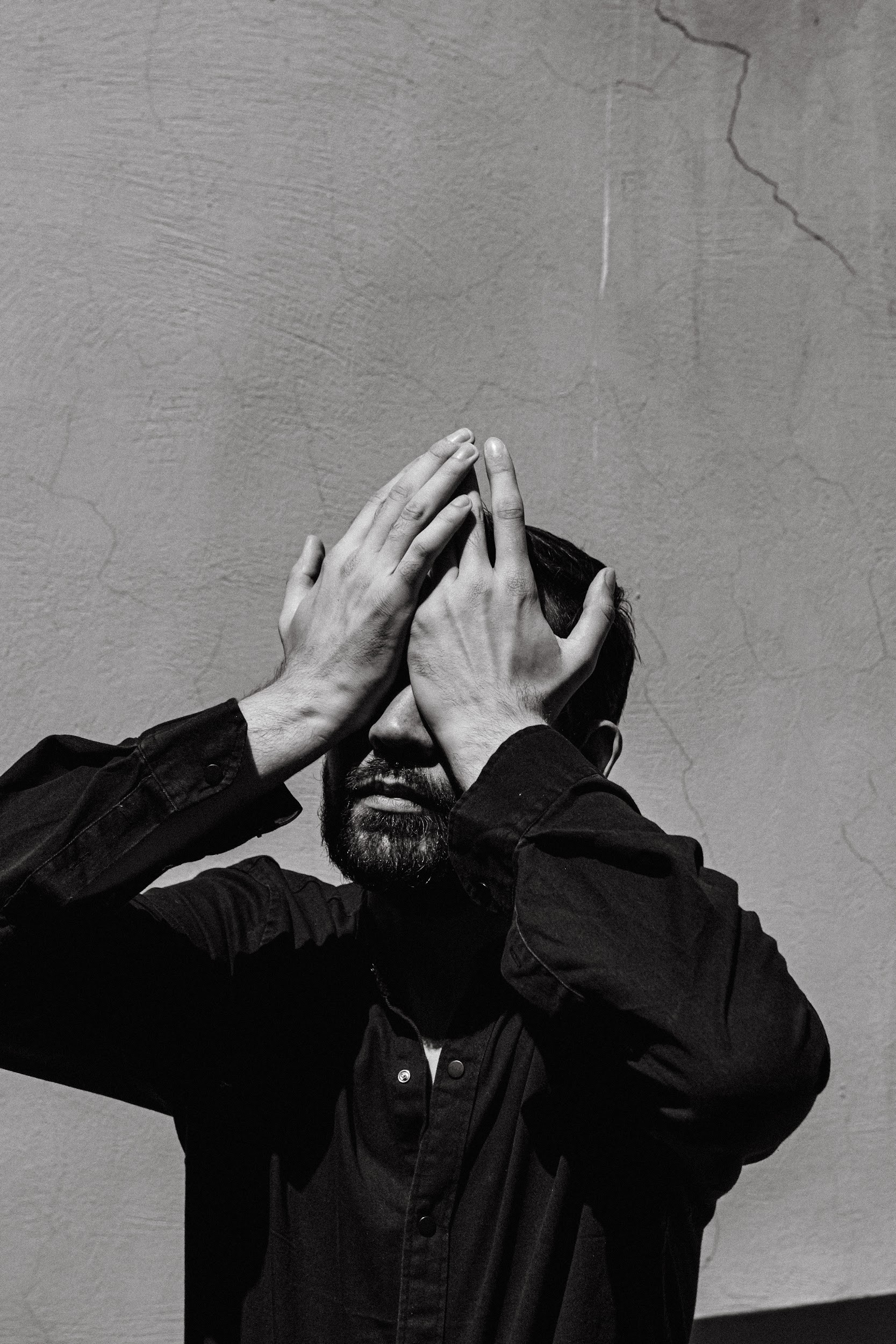 мужской фотограф Алматы Бизнес фотограф алматы Корпоративный фотограф алматы Бизнес портрет алматы подарить сертификат схъемка мужская подарок мужчине