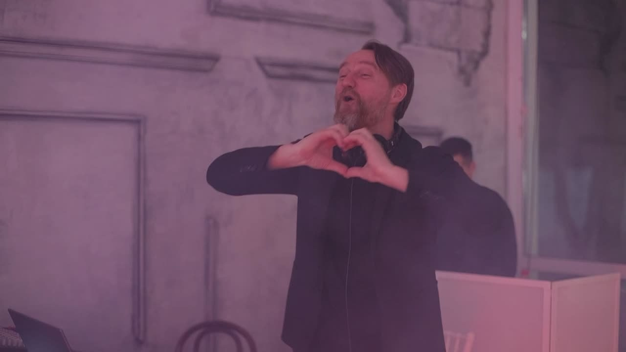 Познакомьтесь с диджеем Сергея Рябинина. Один из лучших event dj город. Ведущий на свадьбу, корпоратив и юбилей в Москве Сергей Рябинин