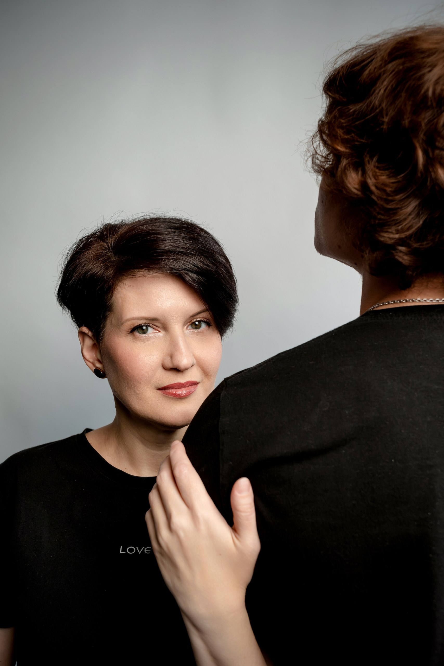 Женя с сыновьями — минимализм в лофте. Фотограф и видеограф в Тюмени Анна Жагорина, ваши фото еще не отдавали так быстро!