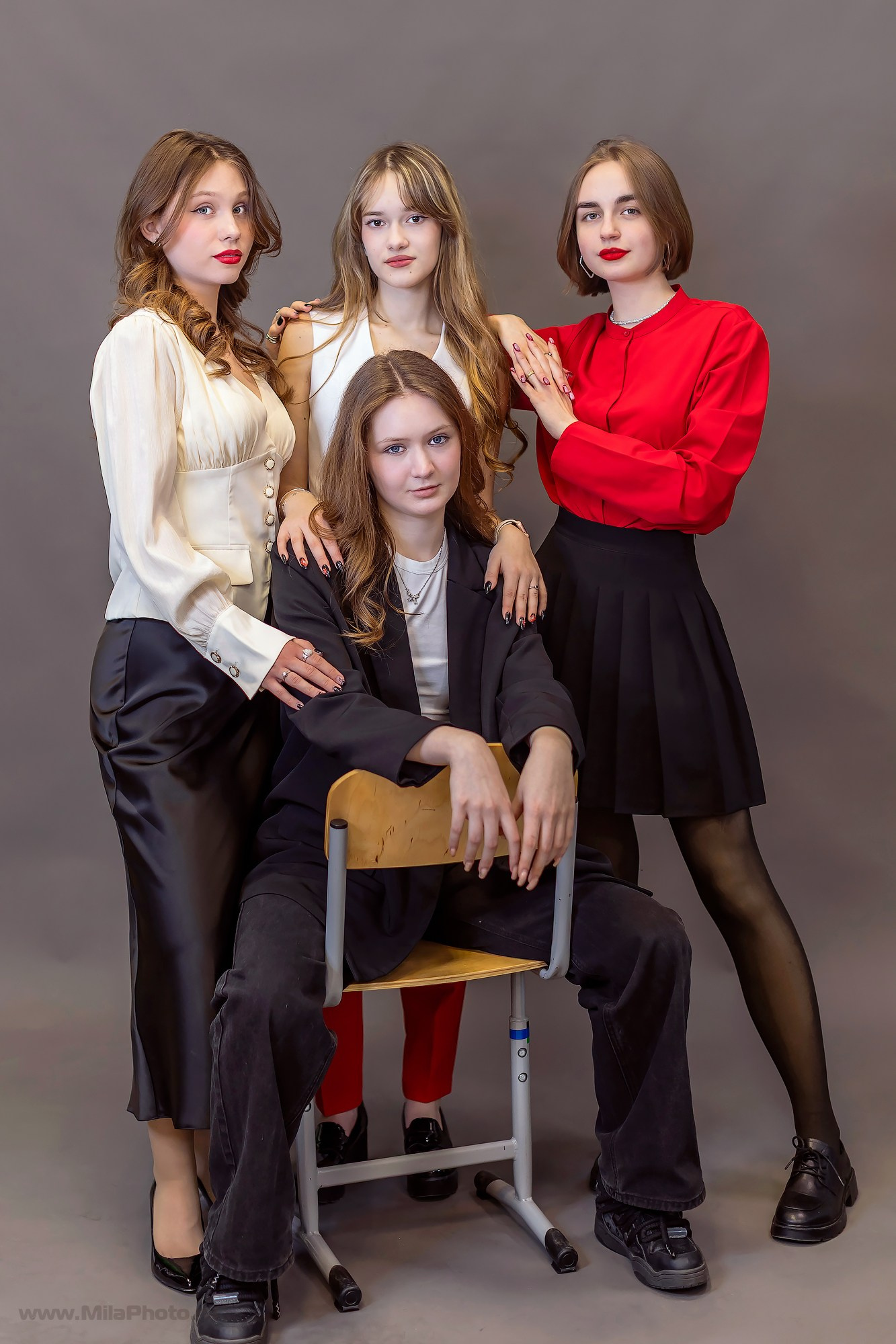 Галерея съемок в студиях. Фотограф и видеограф Москва. Свадебный фотограф, видеограф. Выпускные альбомы. Оживающие альбомы