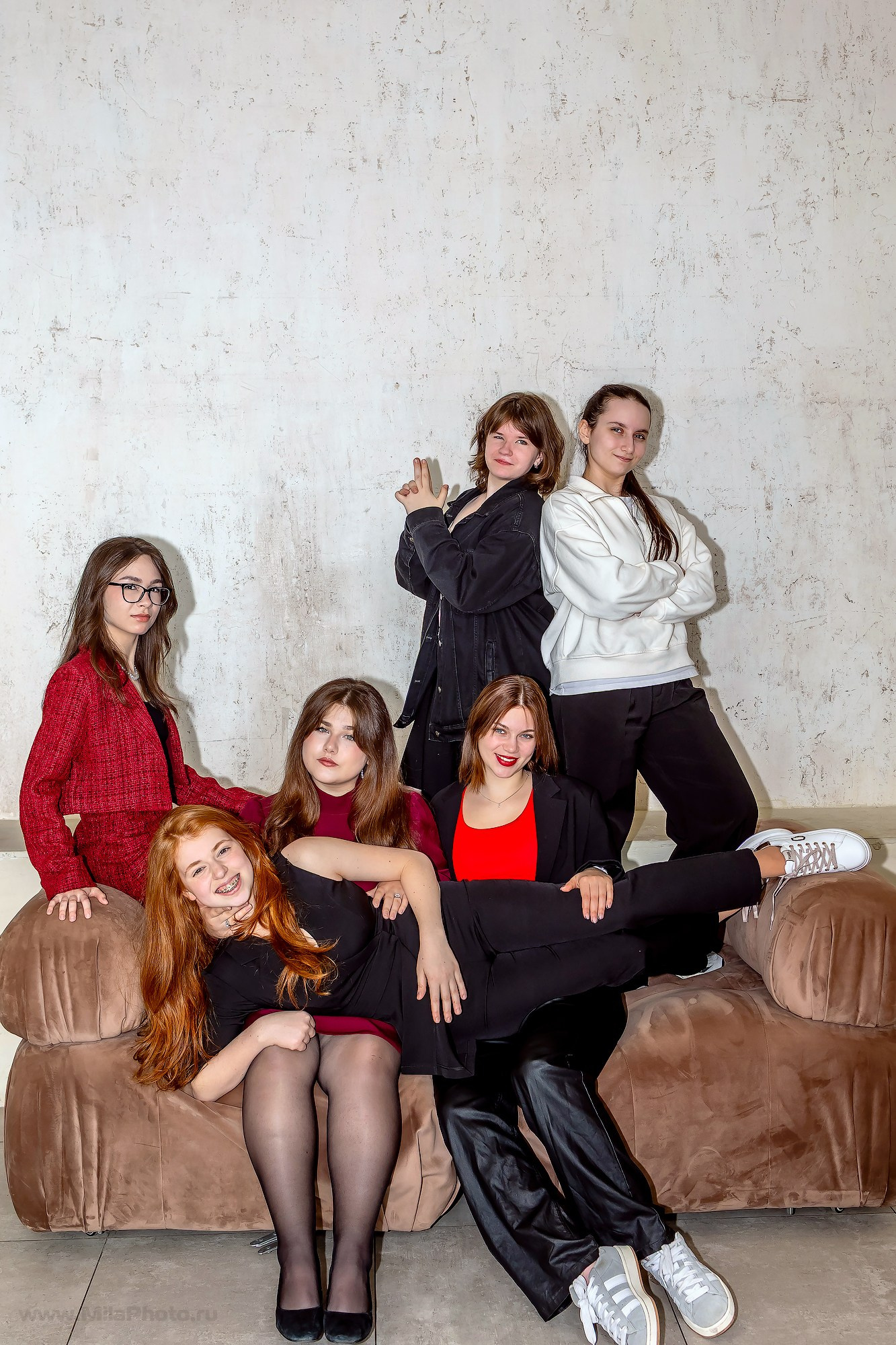 Галерея съемок в студиях. Фотограф и видеограф Москва. Свадебный фотограф, видеограф. Выпускные альбомы. Оживающие альбомы