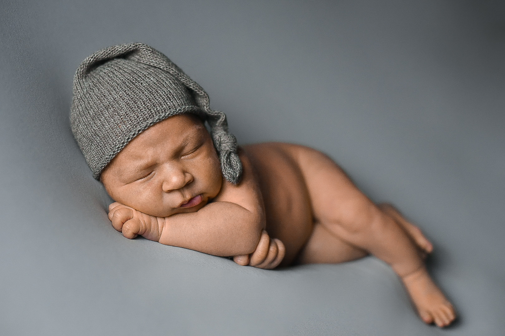 Профессиональный фотограф новорожденных Тверь