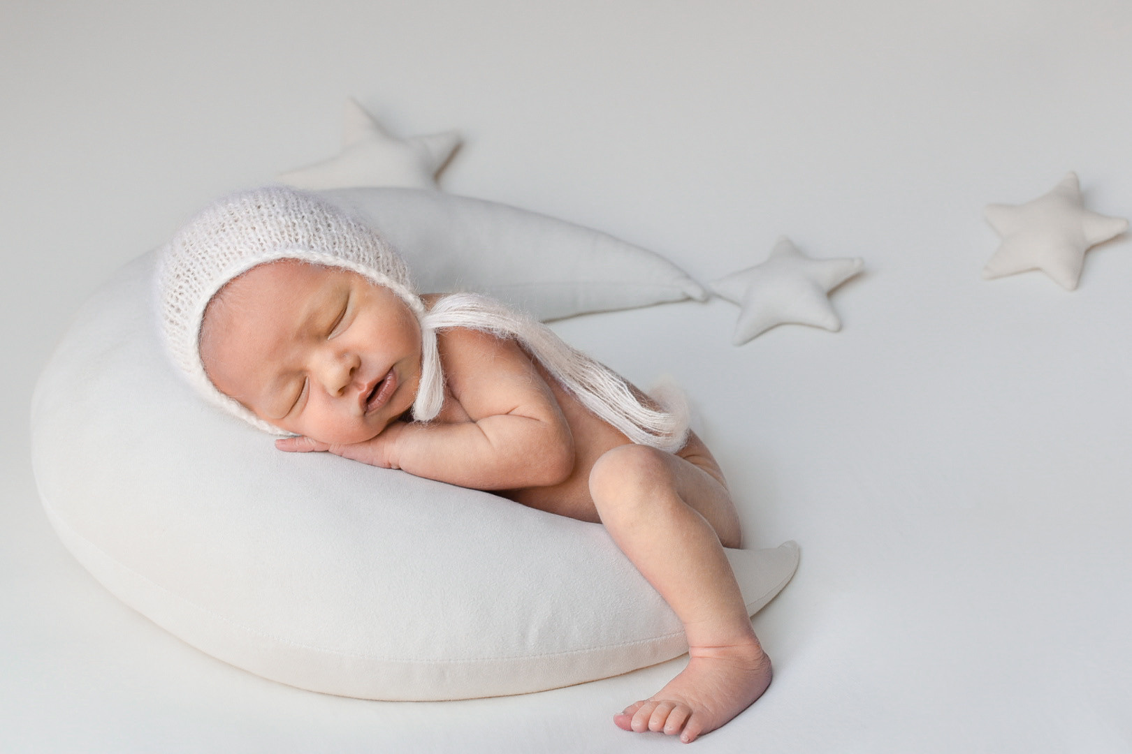 Профессиональный фотограф новорожденных Тверь
