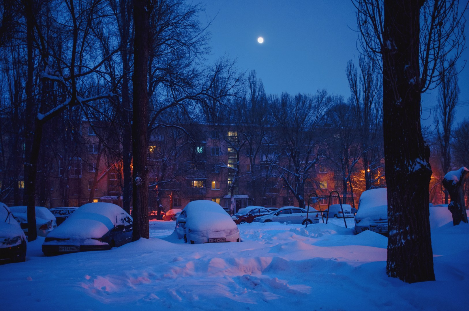 Зимние дворы ночью. Воронеж