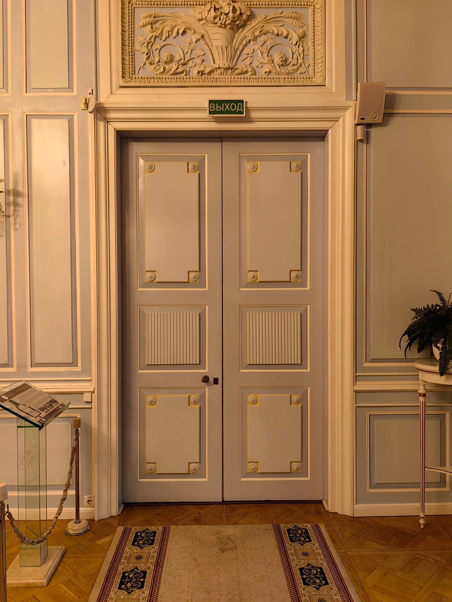 Несвижский замок в Беларуси. Купить картину на холсте для интерьера|художник | дизайнер | архитектор Сергей Ратчин в Москве