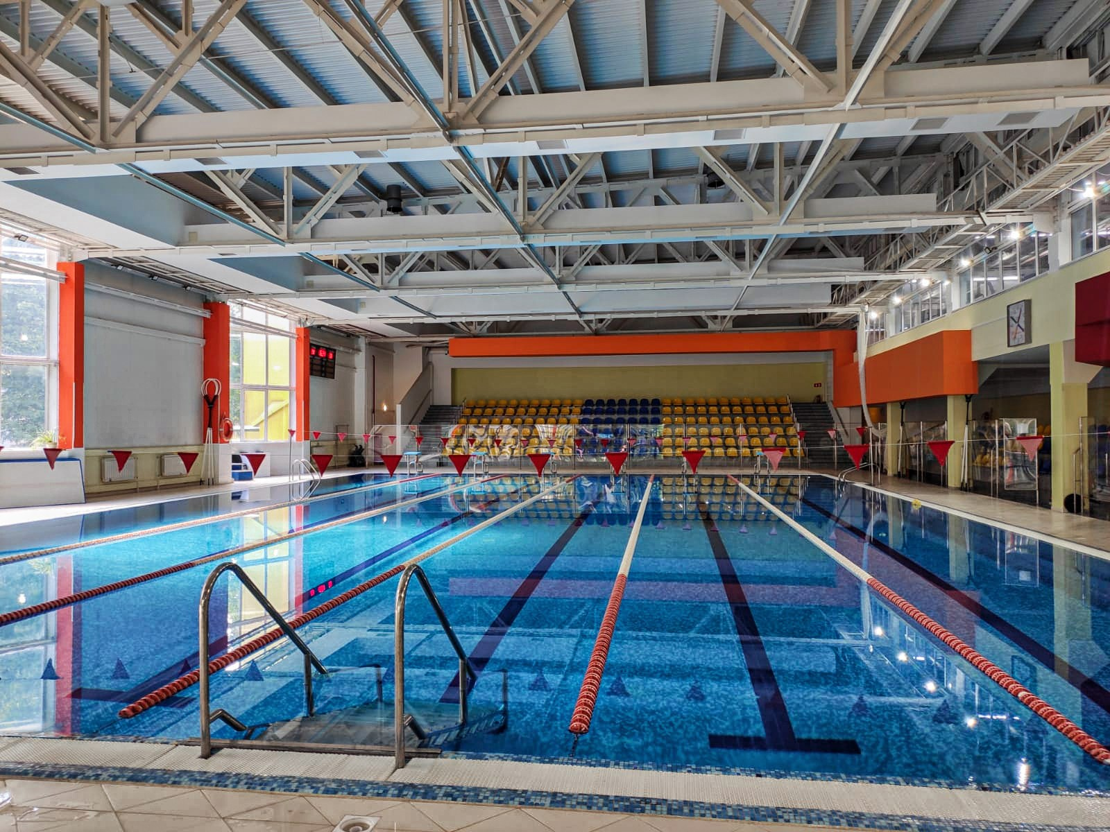 Детская школа плавания «Академия Старта» ASswim.ru в бассейне «Зоркий». ASswim.ru «Академия Старта» Детская школа плавания в Красногорске