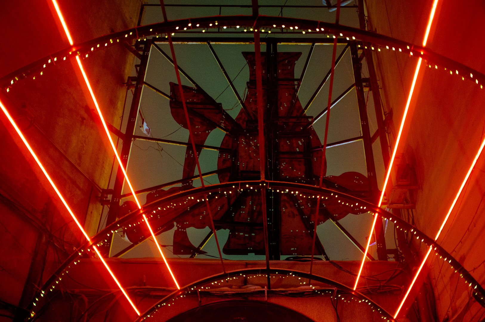 Зима уходящая. Руслан Шувалов (поэтограф)