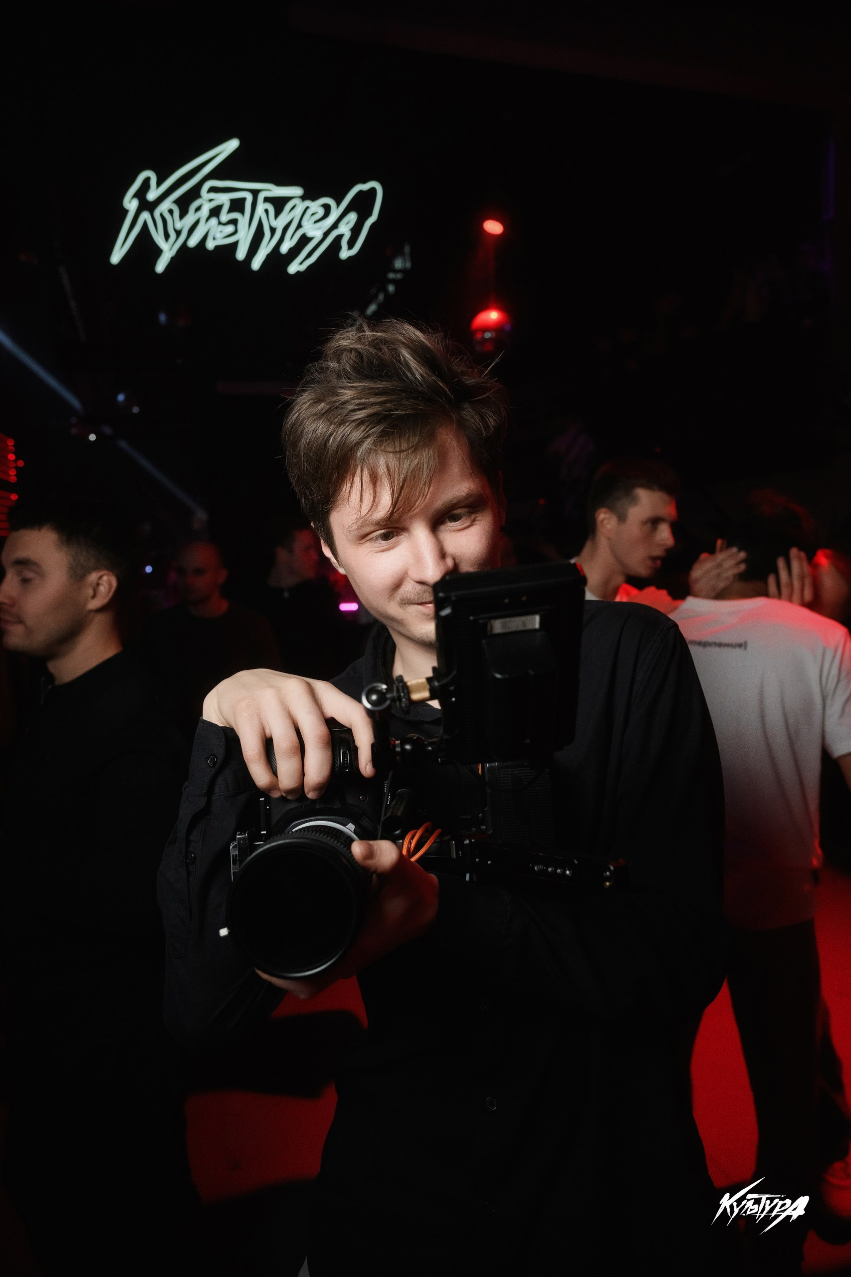 Профессиональная фотосъемка в ночном клубе Петропавловска-Камчатского, Репортажная съемка вечеринки в клубе в Петропавловске-Камчатском, Яркие фотографии людей и атмосферы ночного заведения в Петропавловске-Камчатском, Динамичные клубные фото для заведения в Петропавловске-Камчатском, Заказать репортаж с мероприятия в клубе Петропавловска-Камчатского.