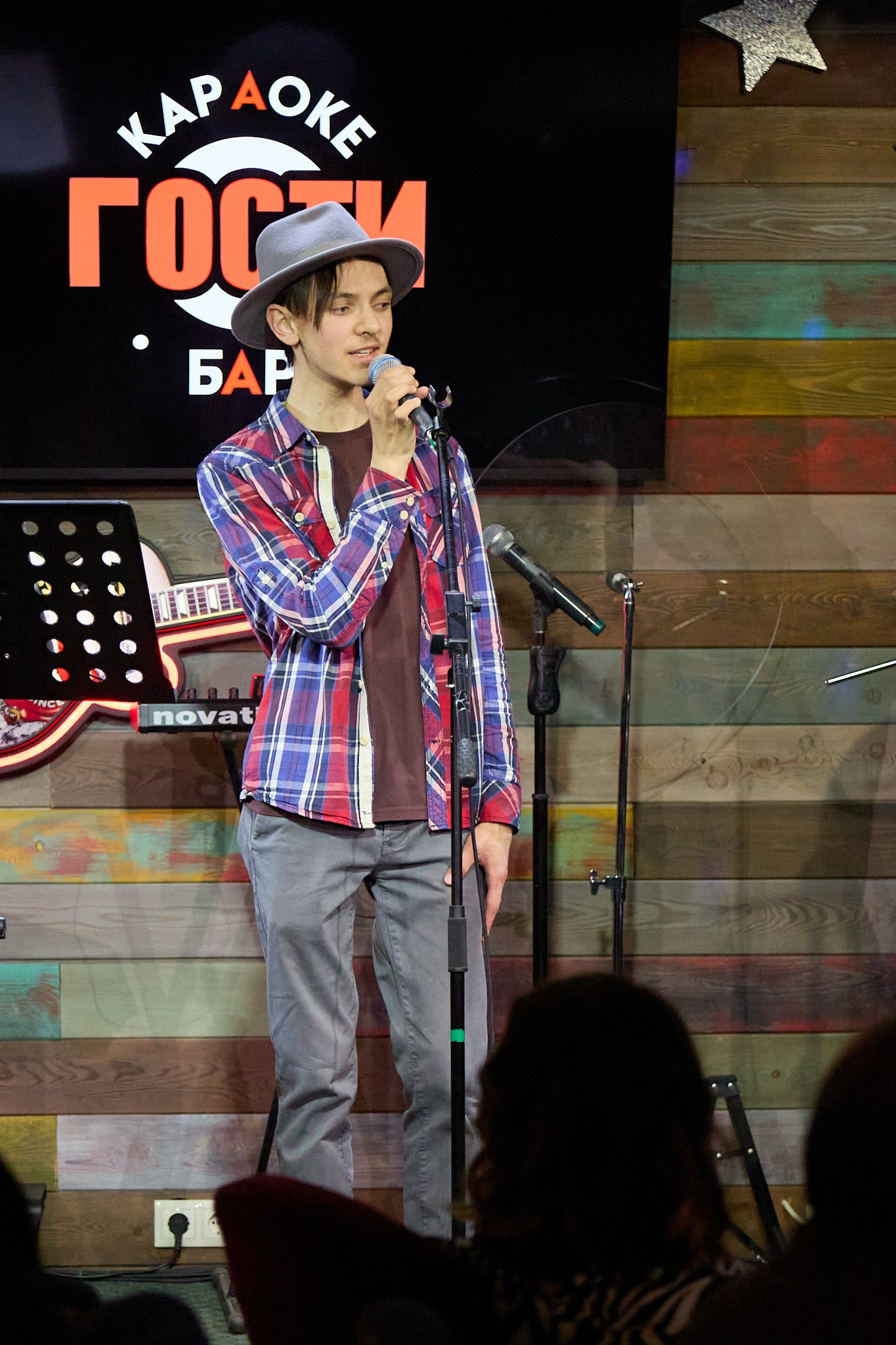 Концерт в баре «Гости». Фотограф Омск | Александр Вандеров