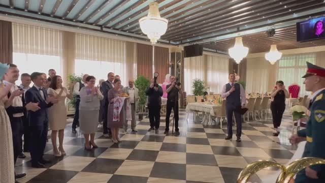 Видео. Ведущий и Вокалист Александр Узунов в Москве и Московской области