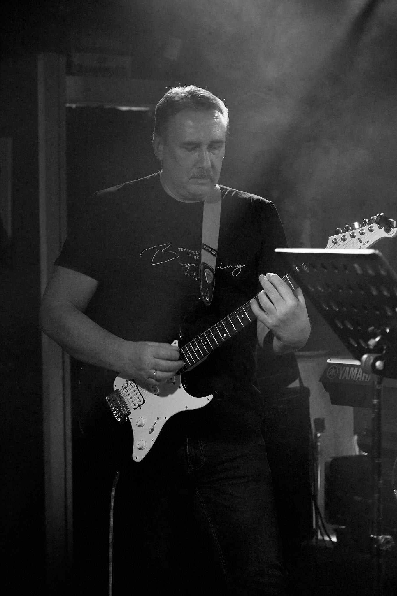 Концерт в баре «Гости». Фотограф Омск | Александр Вандеров