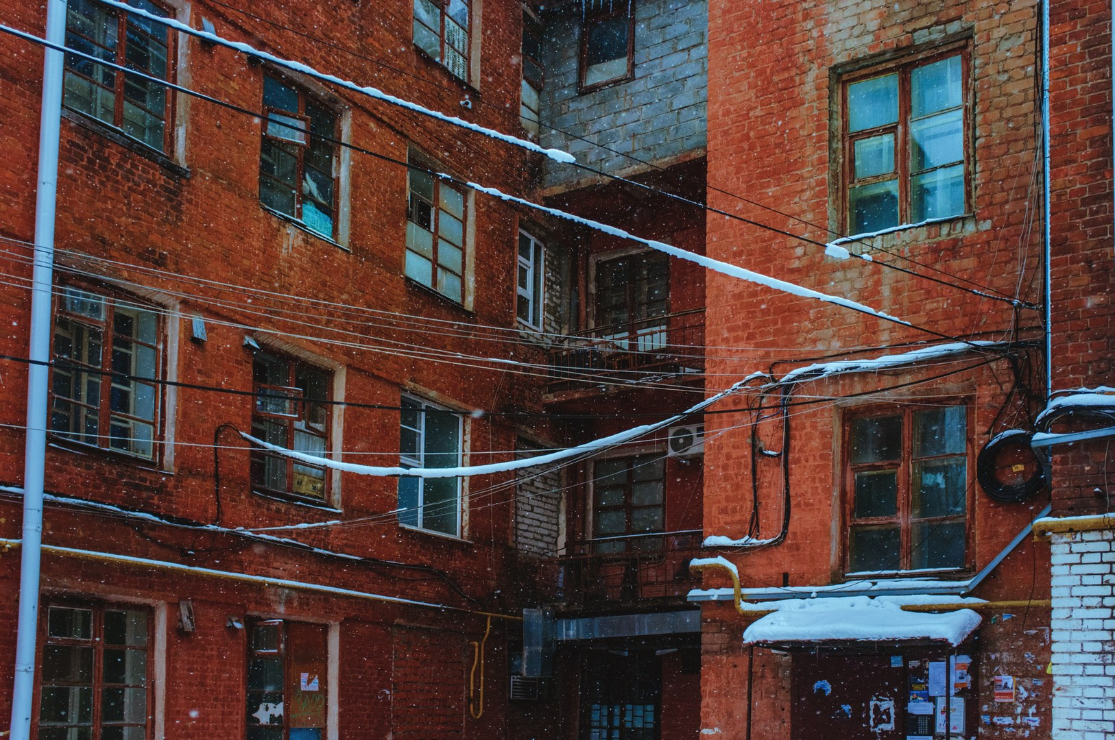 Зима уходящая. Руслан Шувалов (поэтограф)