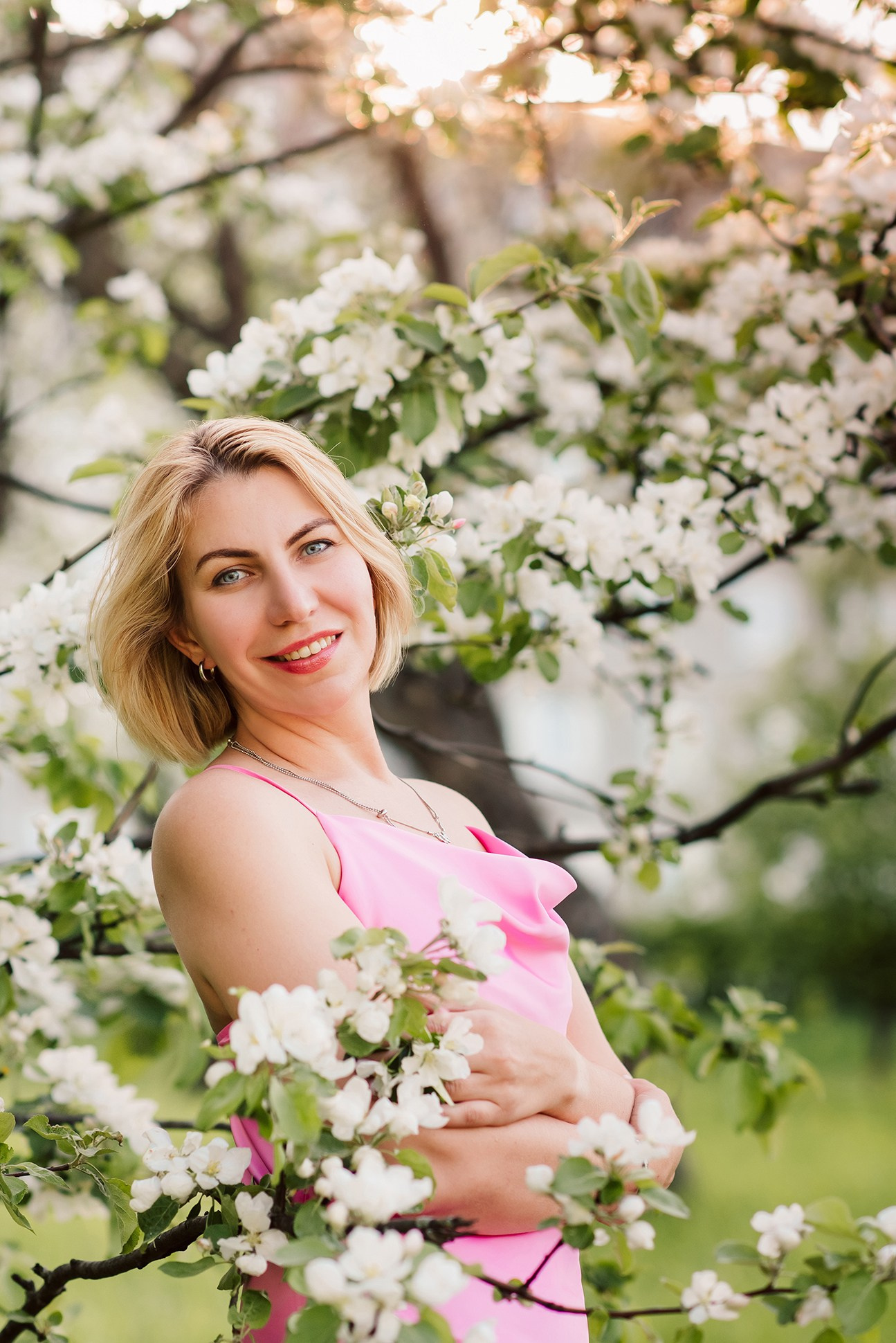 Фотосессия в яблонях в СПб, Фотосессия в цветении СПб. Семейный и Свадебный фотограф. Санкт-Петербург. Пушкин