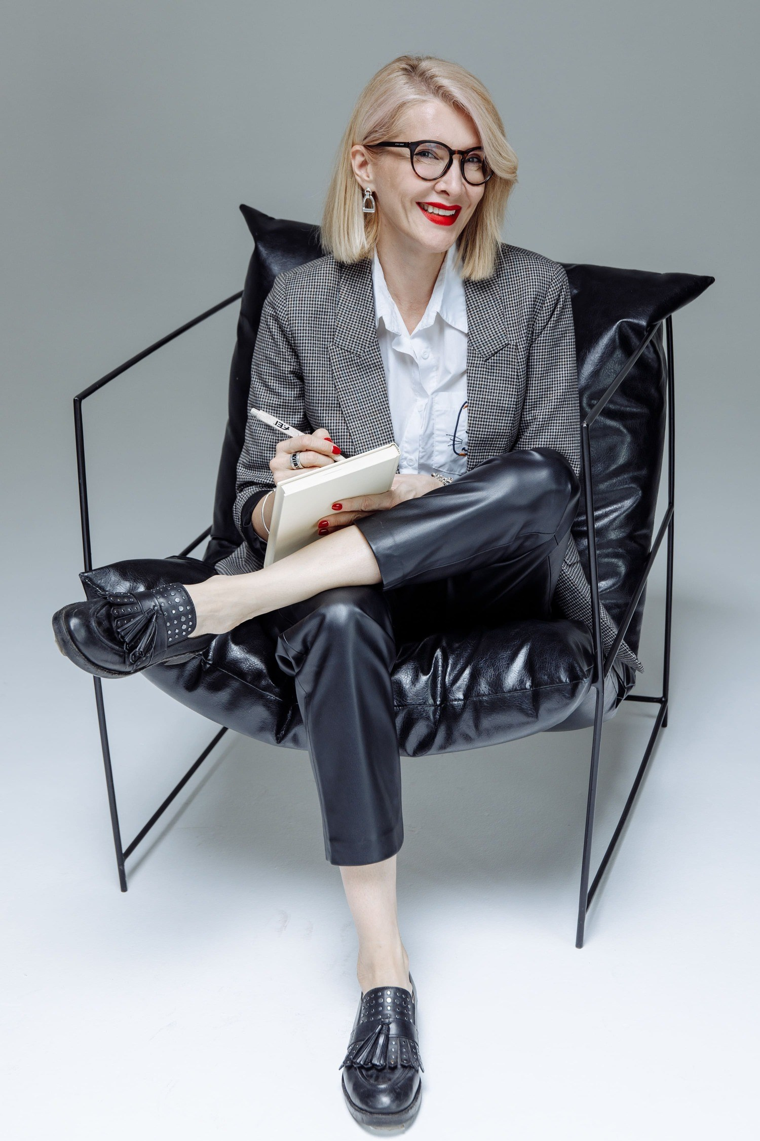 Фотосессия психолога Ольги Коган. Юлия Лисняк, контент-фотограф в Санкт-Петербурге