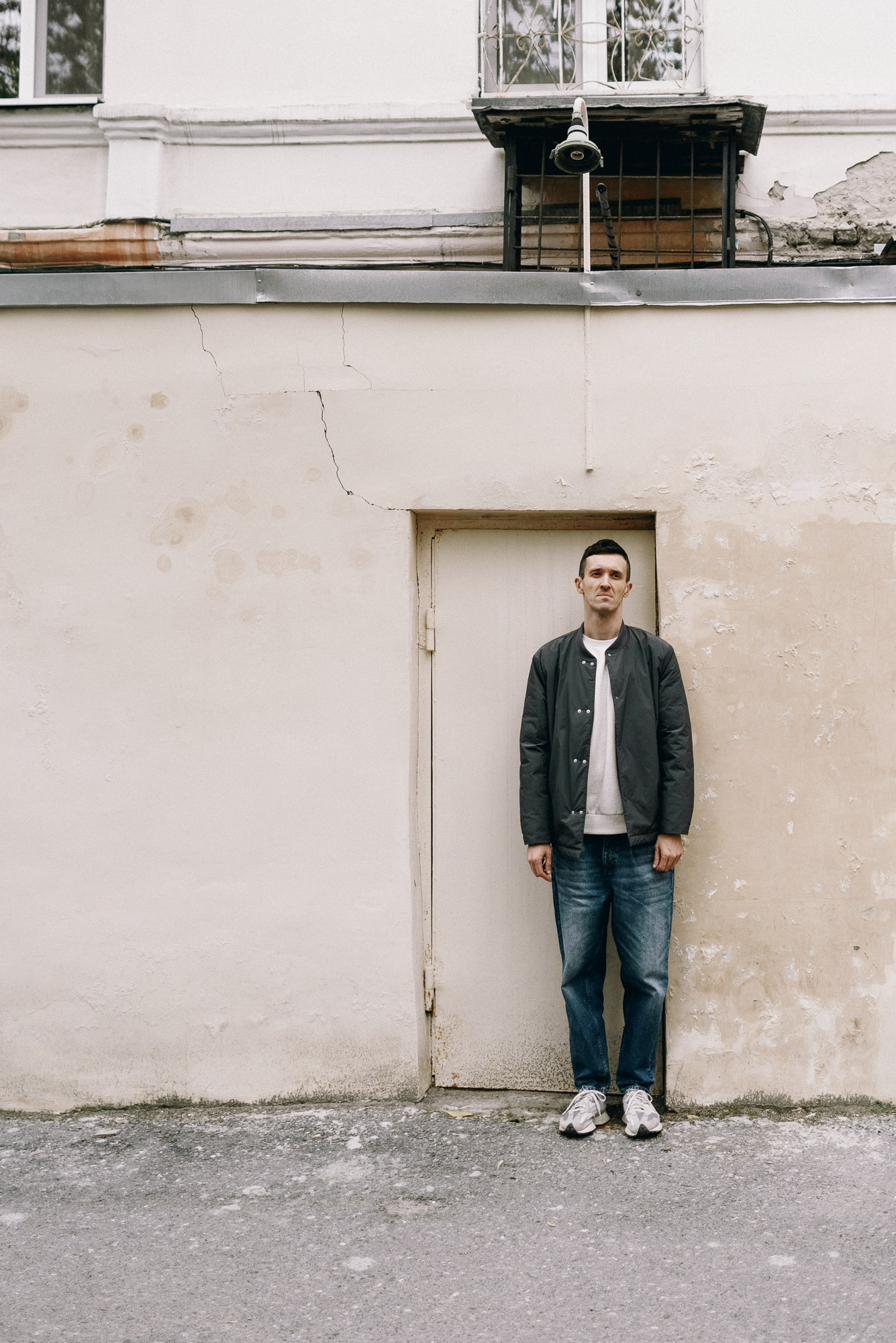 Мужская стрит-фотосессия в Тюмени | Уличный фотограф Дарья Мустафина. Портретный фотограф Тюмень Дарья Мустафина