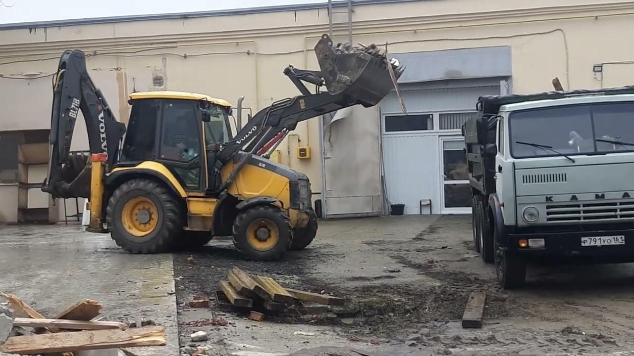 Видео: Наша спецтехника в действии. Аренда спецтехники в Ростове-на-Дону и других регионах