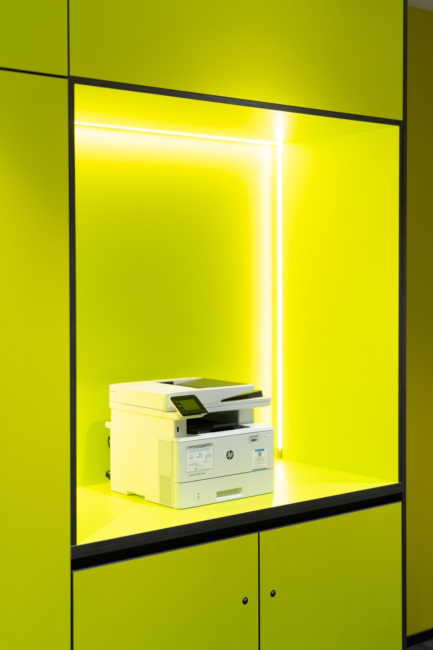 Открытие нового офиса ОТП Банка в Уфе — интерьер, сотрудники, ленточка