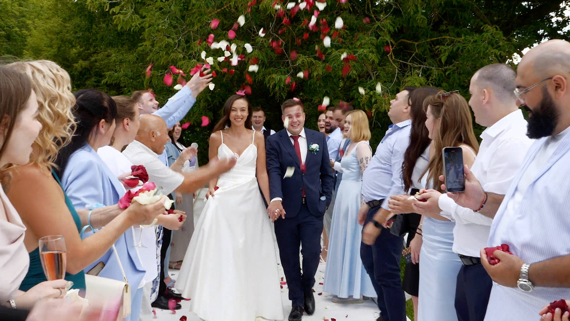 Свадебный фотограф и видеограф Павел Коротков. Эмоции фото и энергия видео, два в одном - вот моё кредо. Свадебный фотограф и видеограф в Москве и области. Выгодное предложение — два в одном