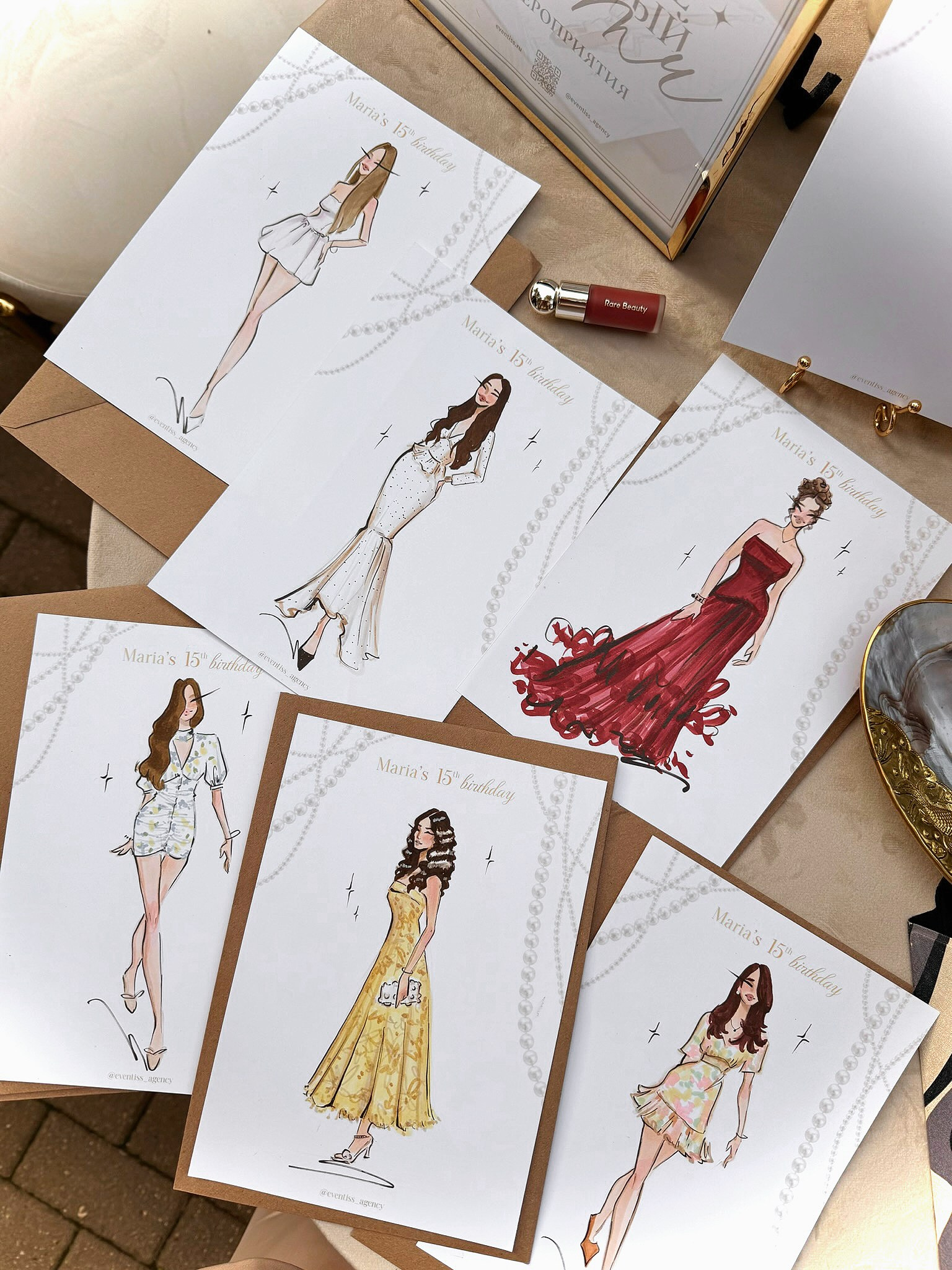 Fashion-скетчинг гостей в реальном времени — художник создаёт портреты в полный рост