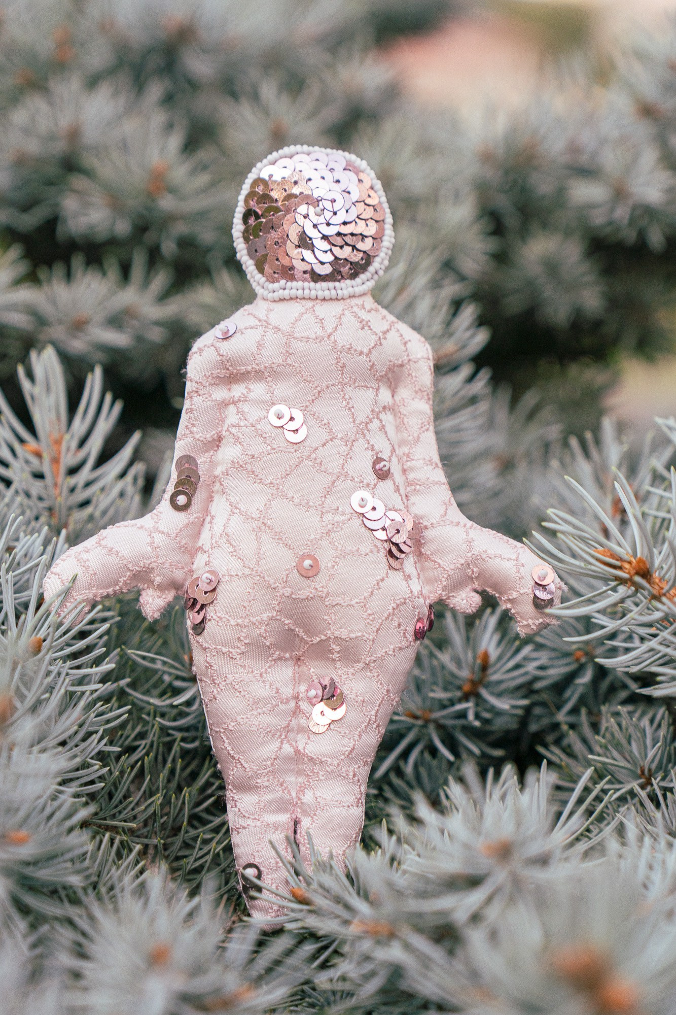 Little dolls for my friends. Eliza Ari | visual artist