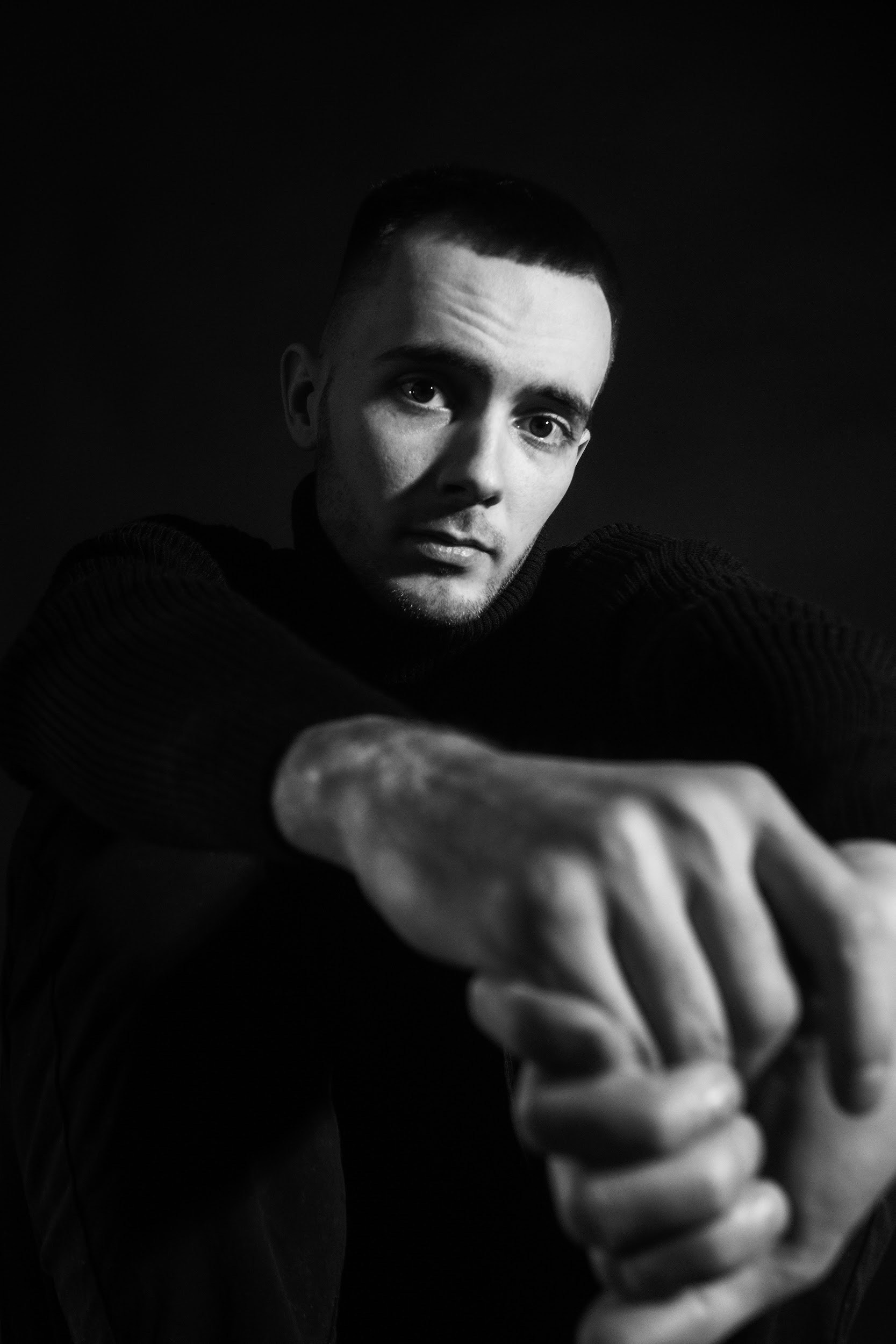 мужской фотограф Алматы Бизнес фотограф алматы Корпоративный фотограф алматы Бизнес портрет алматы