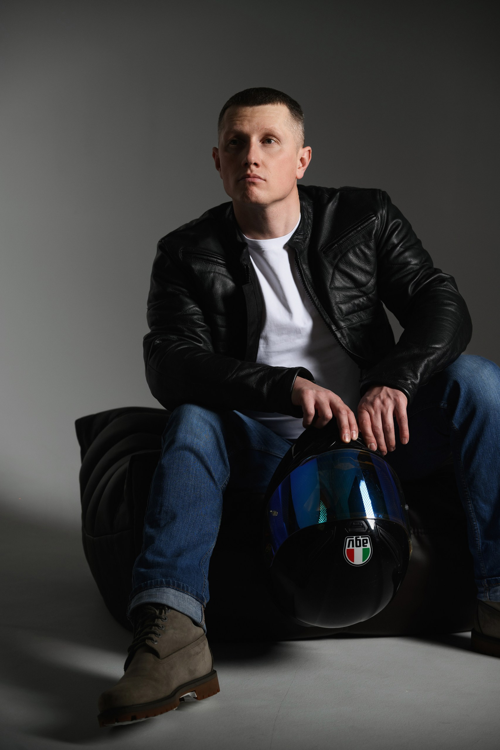 Фотосъемка семейной пары в Петропавловске-Камчатском, Парная фотосессия в студии в Петропавловске-Камчатском, Семейный портрет для влюбленных в Петропавловске-Камчатском, Интимная фотосессия пары в студии в Петропавловске-Камчатском, Фотосессия для двоих цена в Петропавловске-Камчатском.