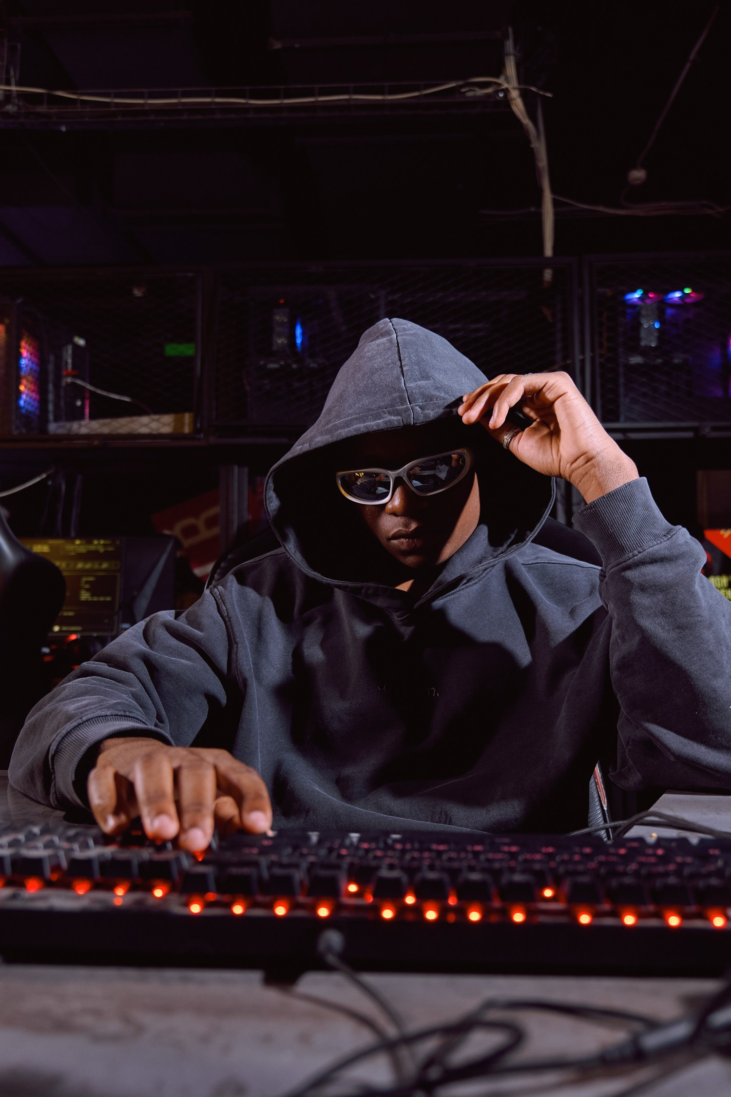 Новосибирск. Коммерческий фотограф для маркетплейсов Wildberries и Ozon в Новосибирске — фото и видео для брендов