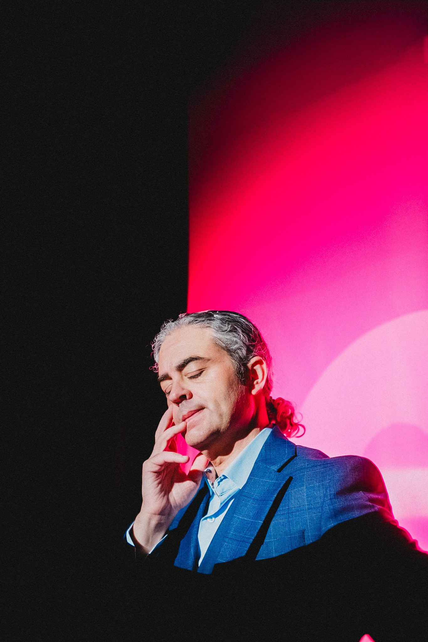 Works. Фотограф с цветным светом и оператор в Москве | Лиля Кичигина