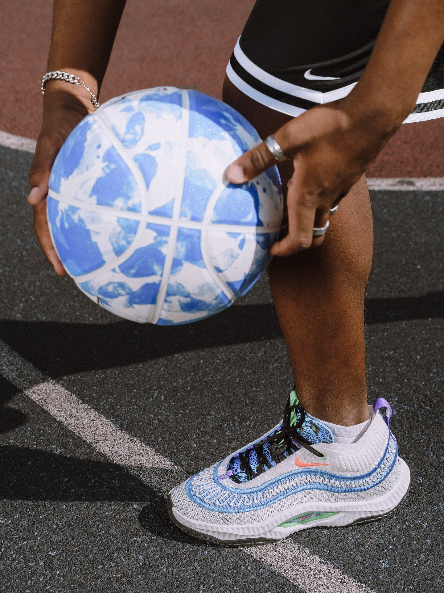 Новосибирск. Коммерческий фотограф для маркетплейсов Wildberries и Ozon в Новосибирске — фото и видео для брендов