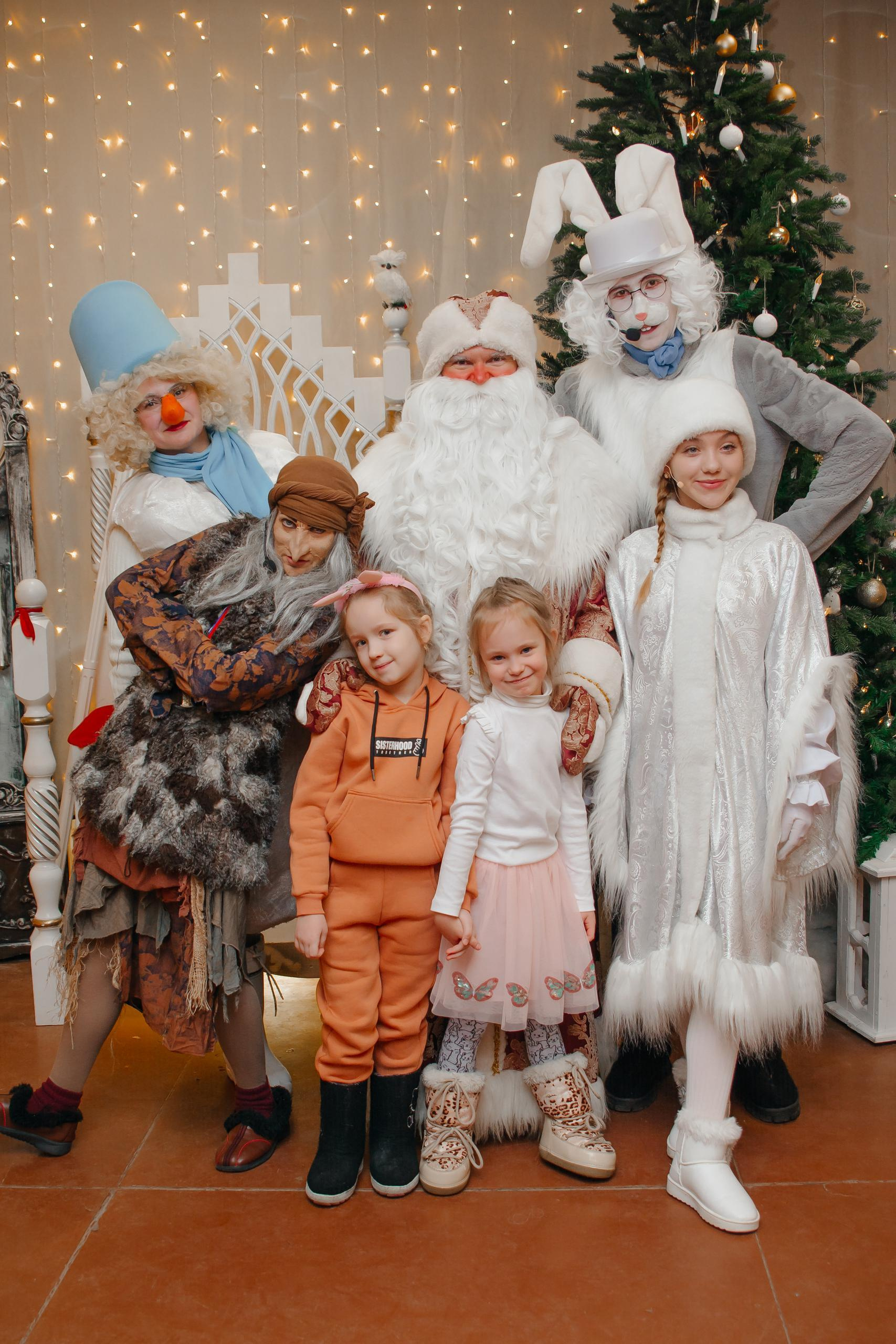 Яркие мероприятия для школьников. Выпускные альбомы в Тюмени для школ, садов, вузов спортивных секций