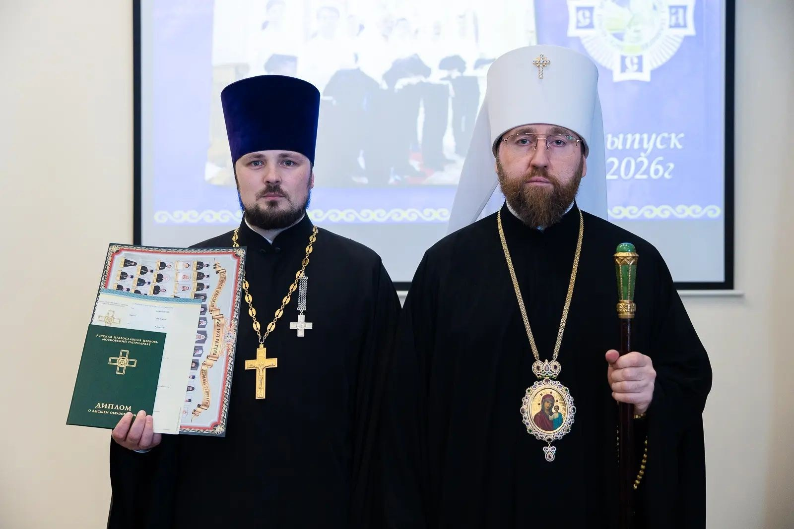 МИТРОПОЛИТ ИГНАТИЙ ВРУЧИЛ ДИПЛОМЫ ВЫПУСКНИКАМ САРАТОВСКОЙ ДУХОВНОЙ СЕМИНАРИИ. Саратовское Северо-Западное благочиние